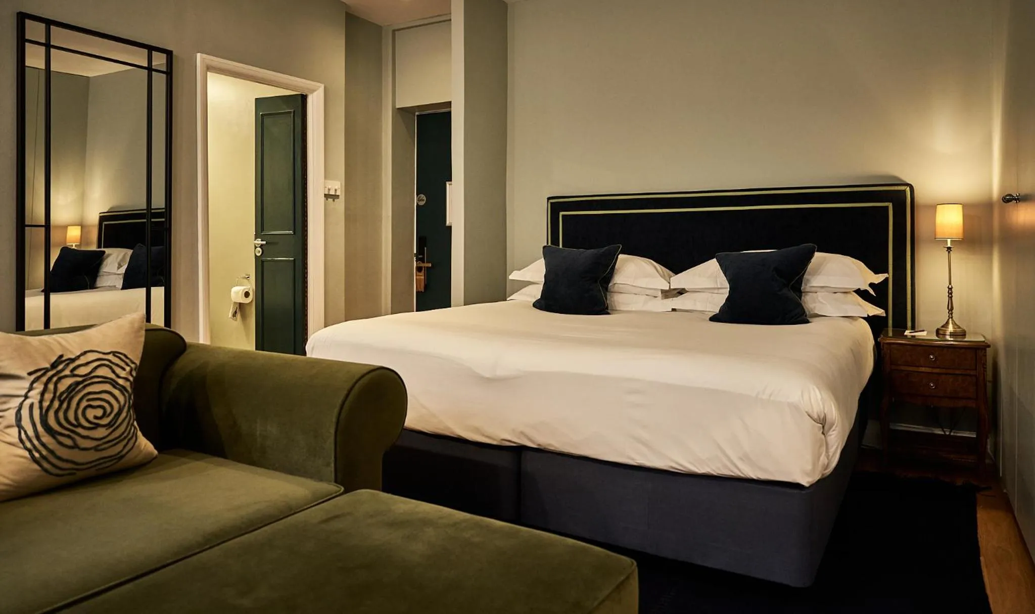 Bed in The Capital Hotel, Apartments & Townhouse - Small Luxury Hotels of The World
