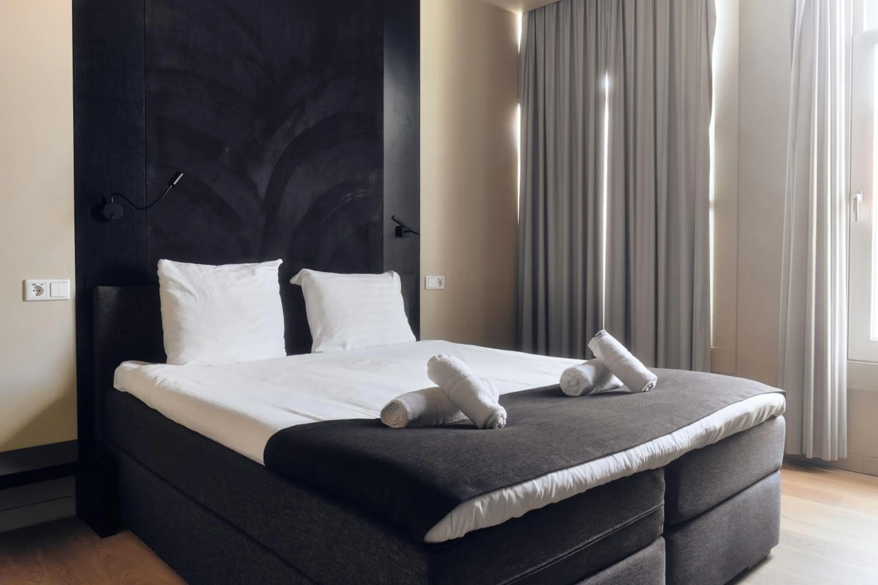 AmsterHome Hotel