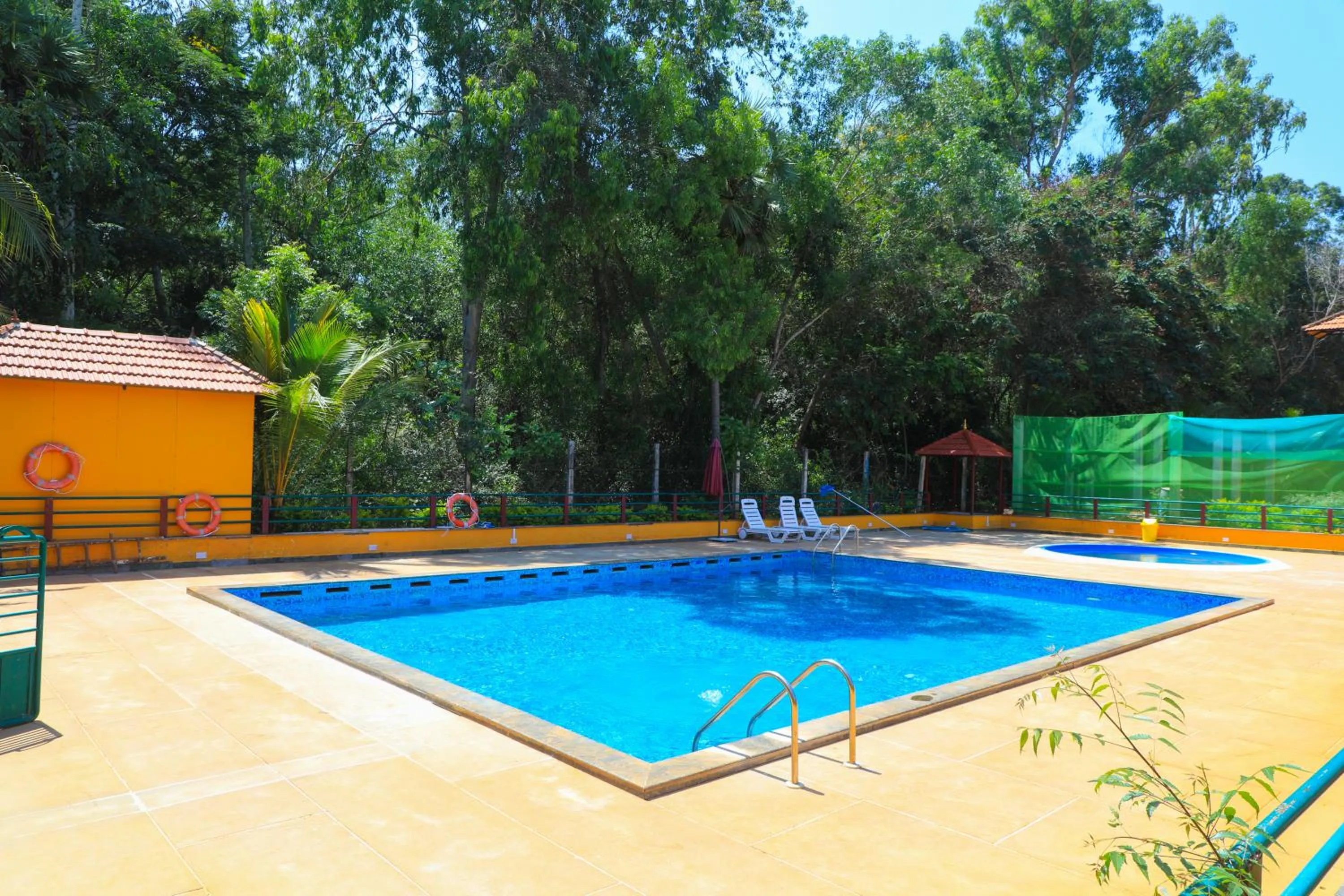 Swimming pool in Auro Wellness Castle