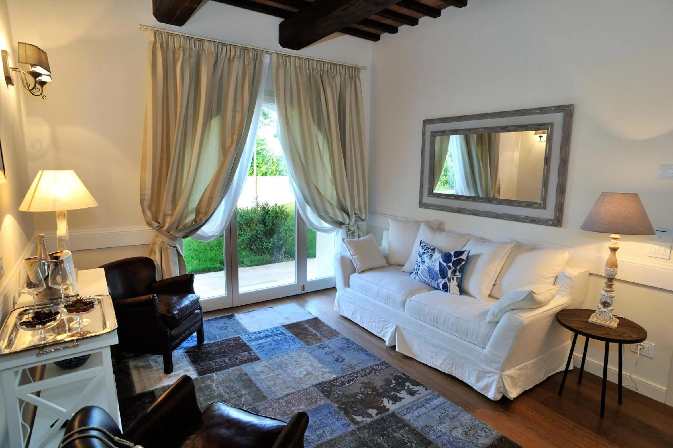 Photo of the whole room in San Giovanni Relais