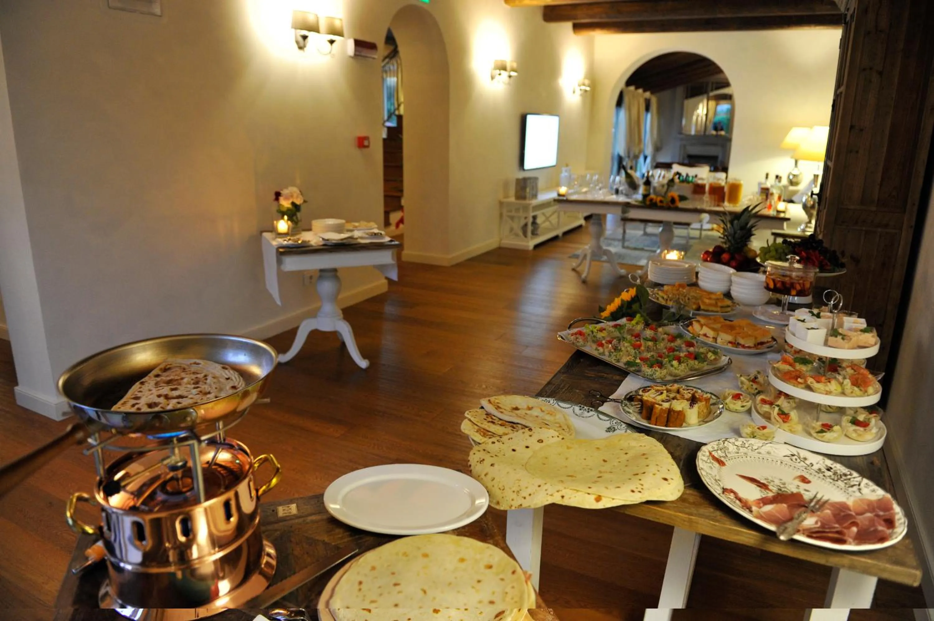 Communal lounge/ TV room in San Giovanni Relais