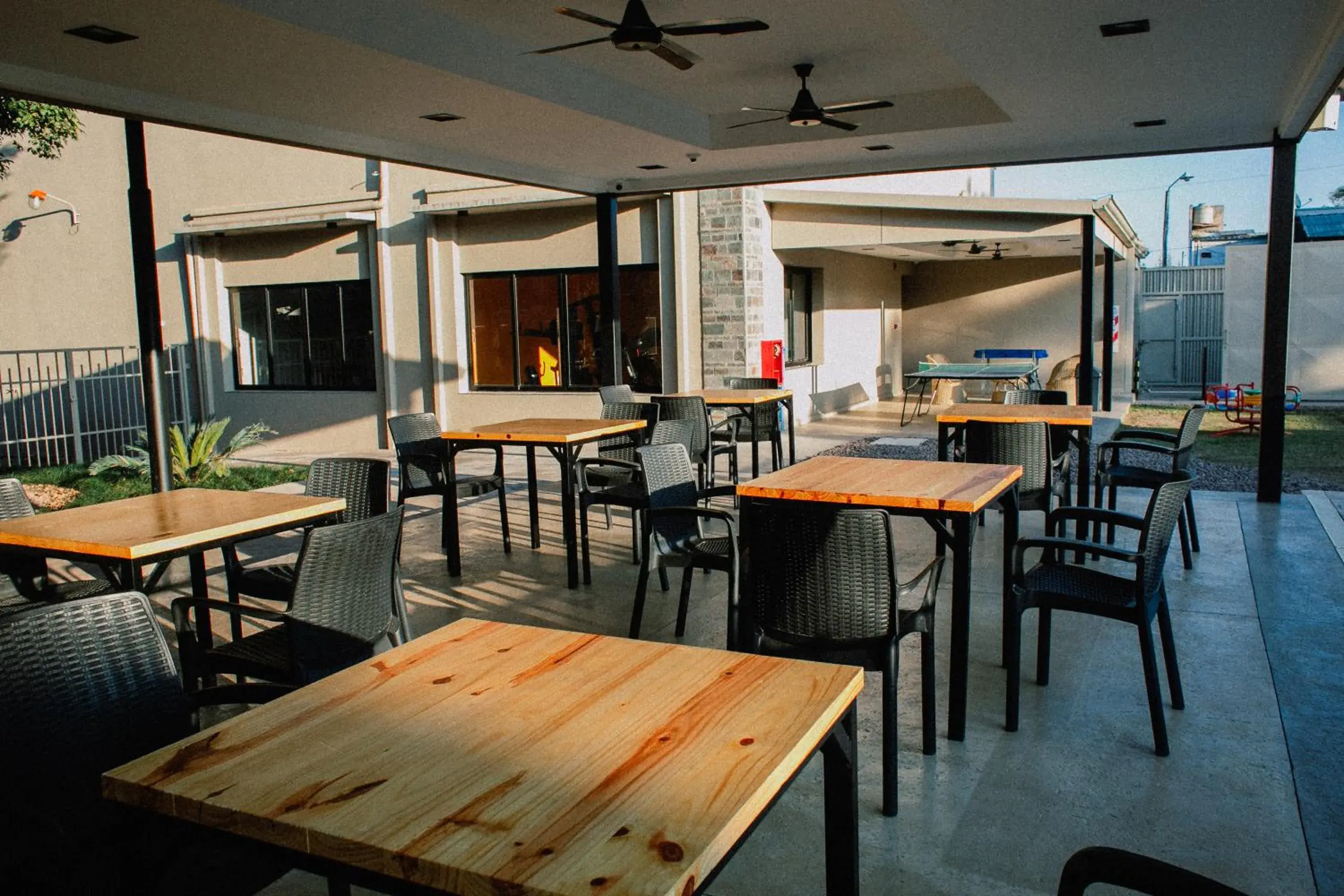 Restaurant/places to eat in Howard Johnson Hotel Yerba Buena Restaurant/places to eat in Howard Johnson Hotel Yerba Buena