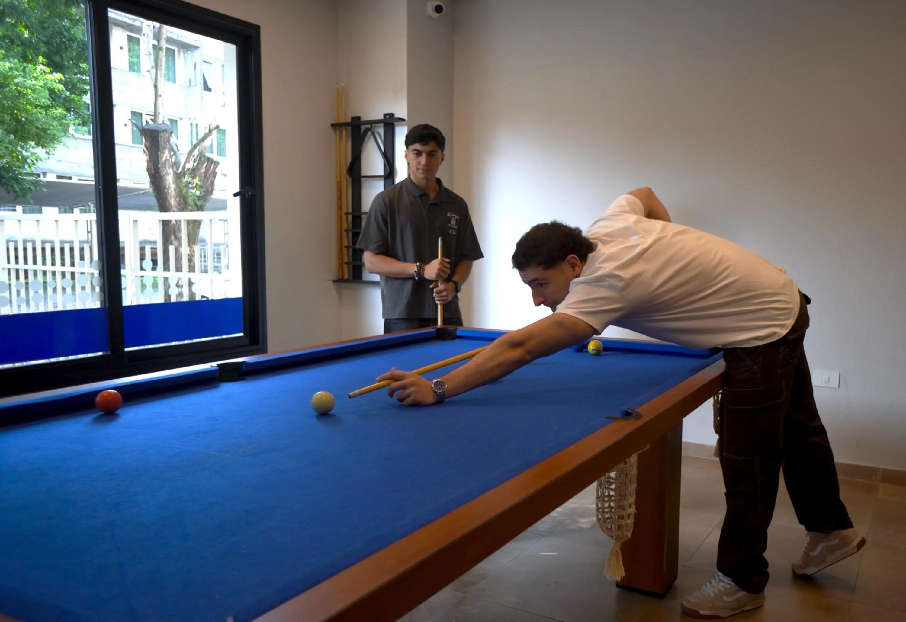 Game Room in Howard Johnson Hotel Yerba Buena