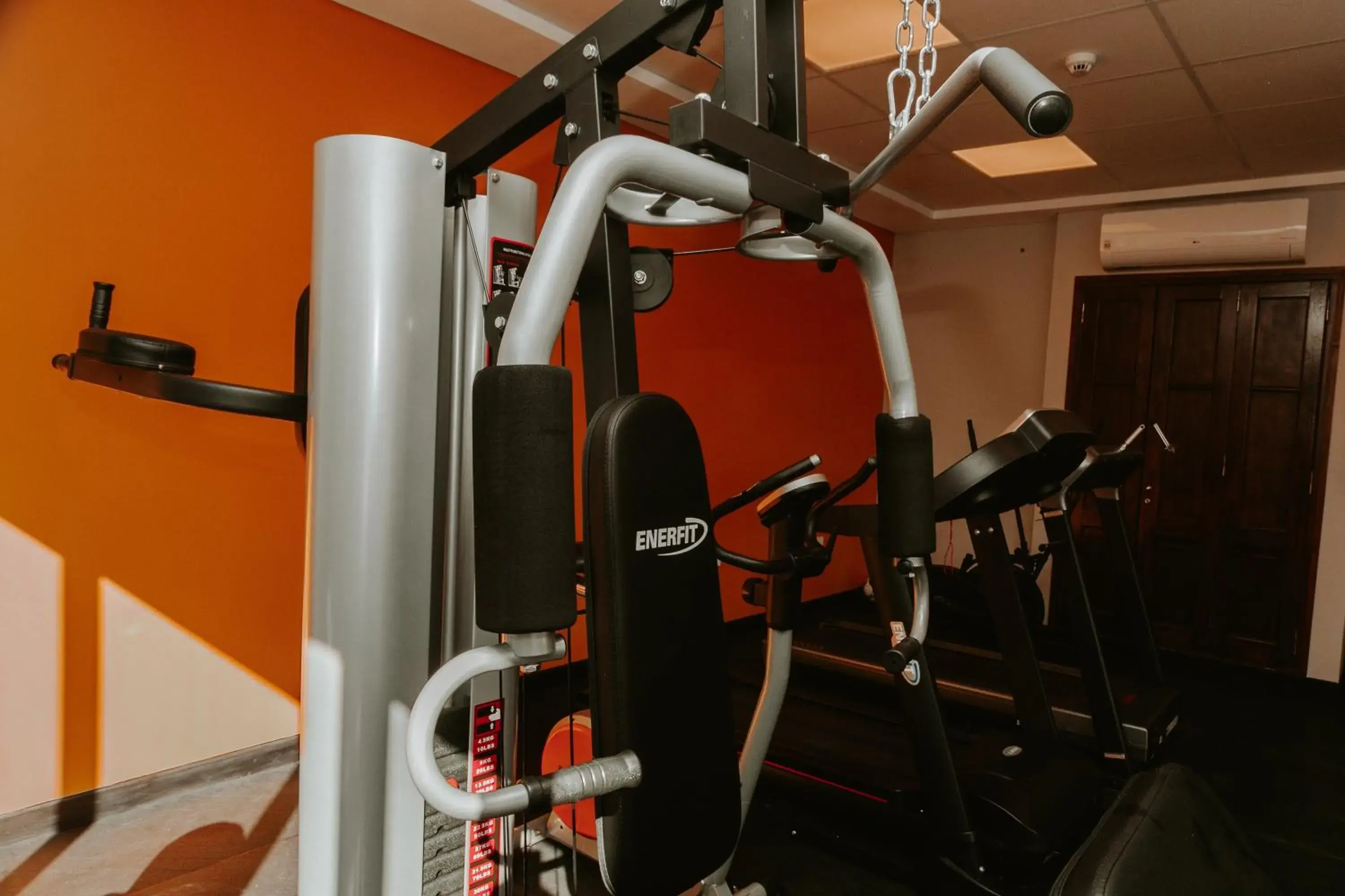 Fitness centre/facilities in Howard Johnson Hotel Yerba Buena Fitness centre/facilities in Howard Johnson Hotel Yerba Buena