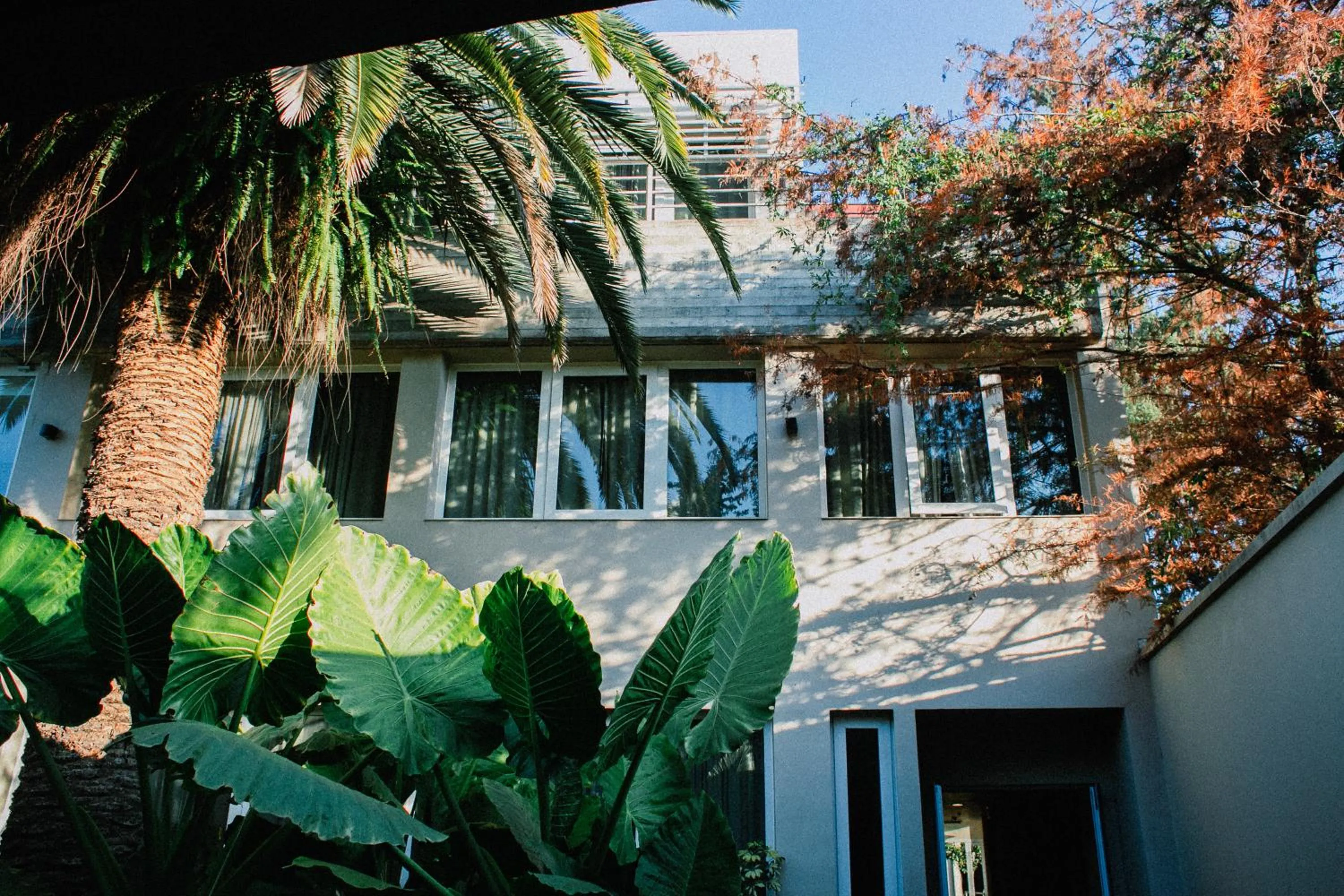 Property building in Howard Johnson Hotel Yerba Buena