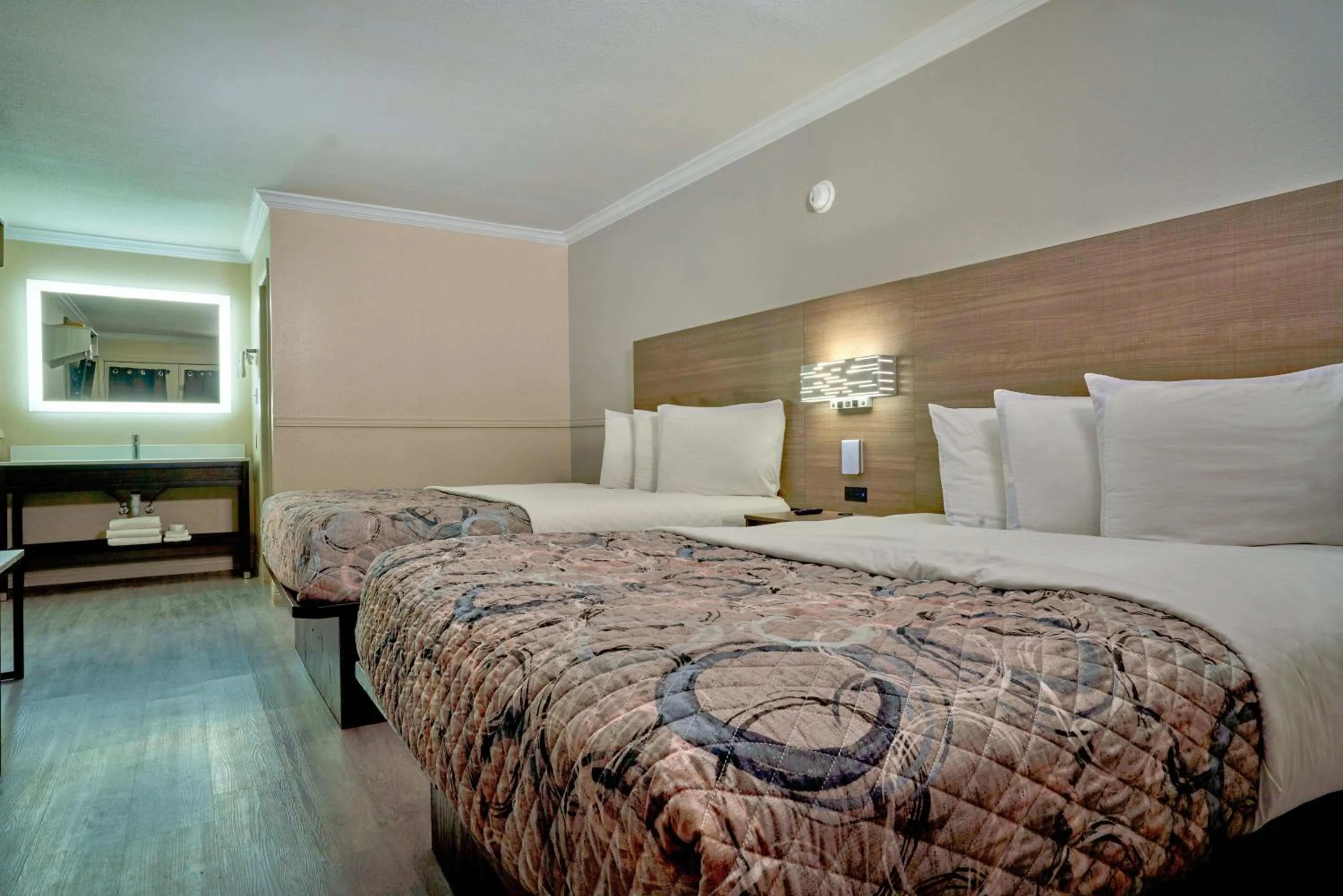 Bedroom, Bed in Family Garden Inn & Suites