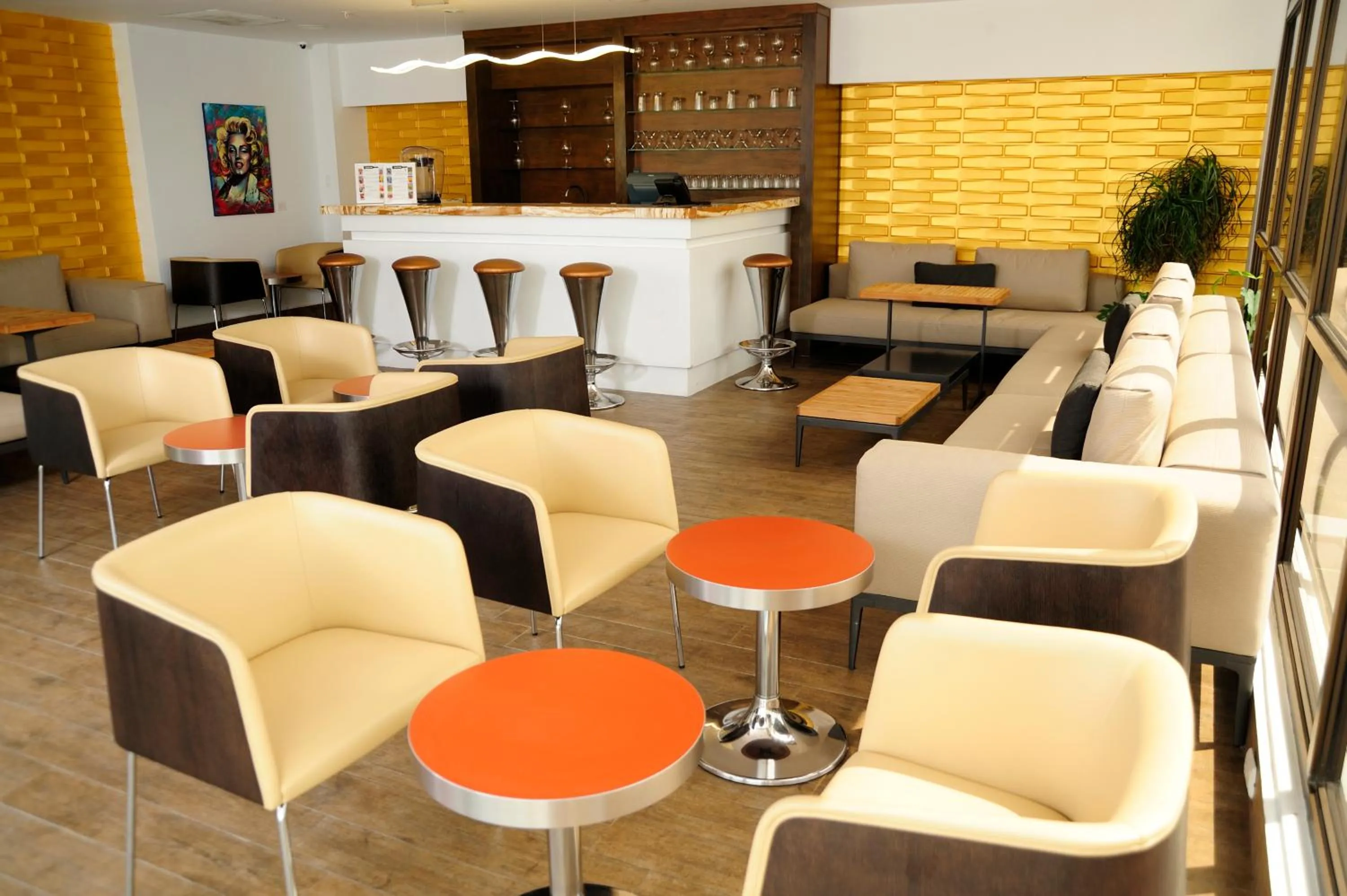 Lounge or bar in Best Western Plus Panama Zen Hotel