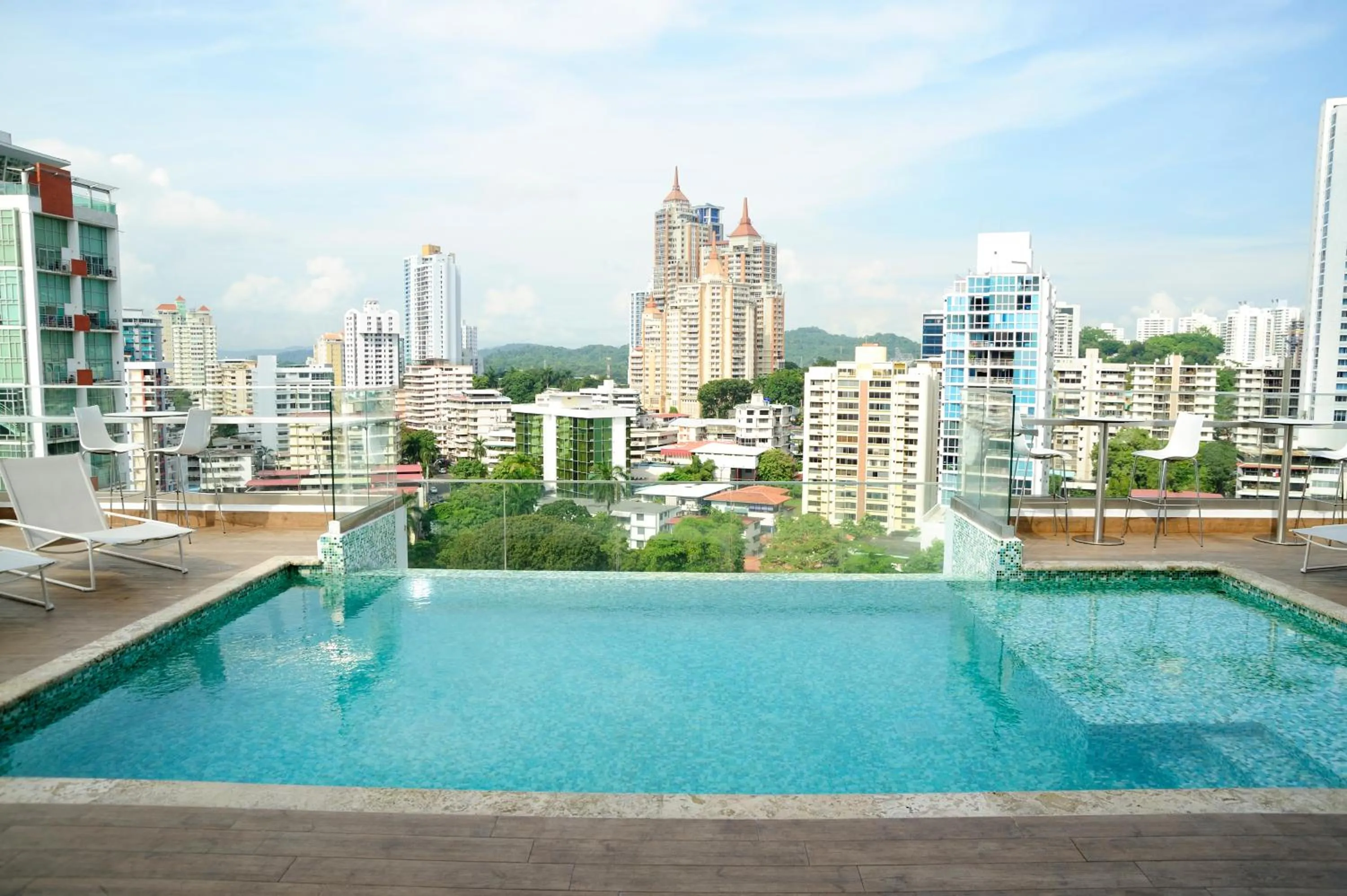 Swimming pool in Best Western Plus Panama Zen Hotel