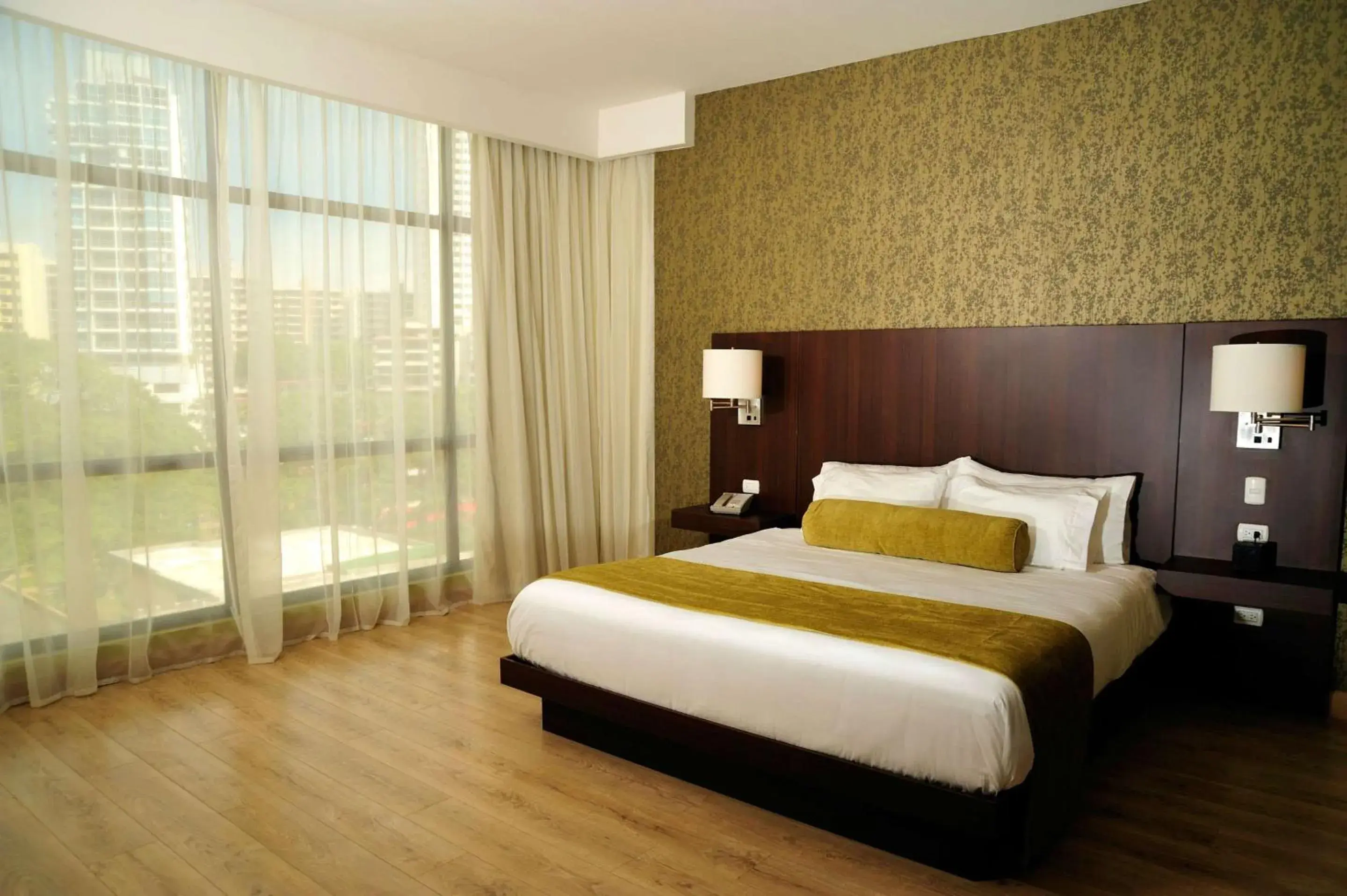 Photo of the whole room, Bed in Best Western Plus Panama Zen Hotel Photo of the whole room, Bed in Best Western Plus Panama Zen Hotel