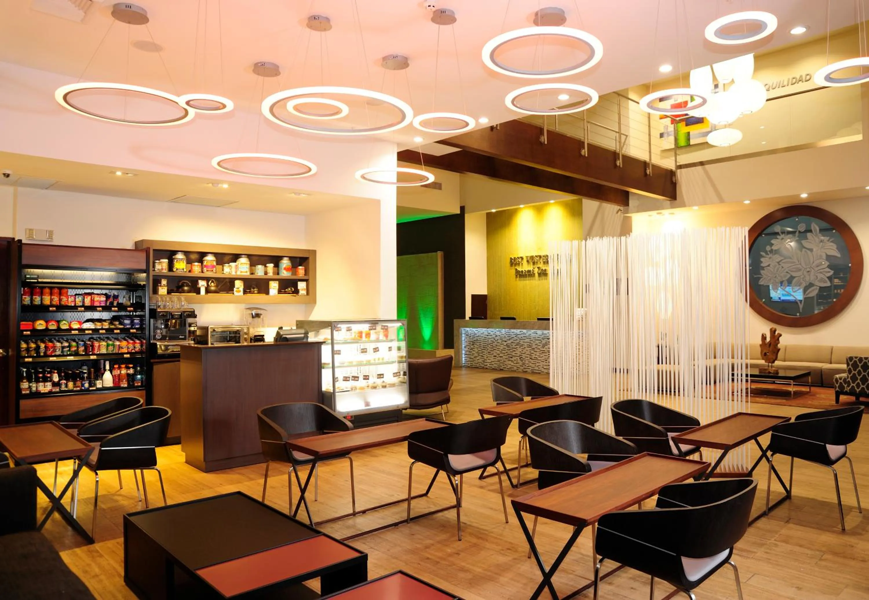 Food and drinks in Best Western Plus Panama Zen Hotel