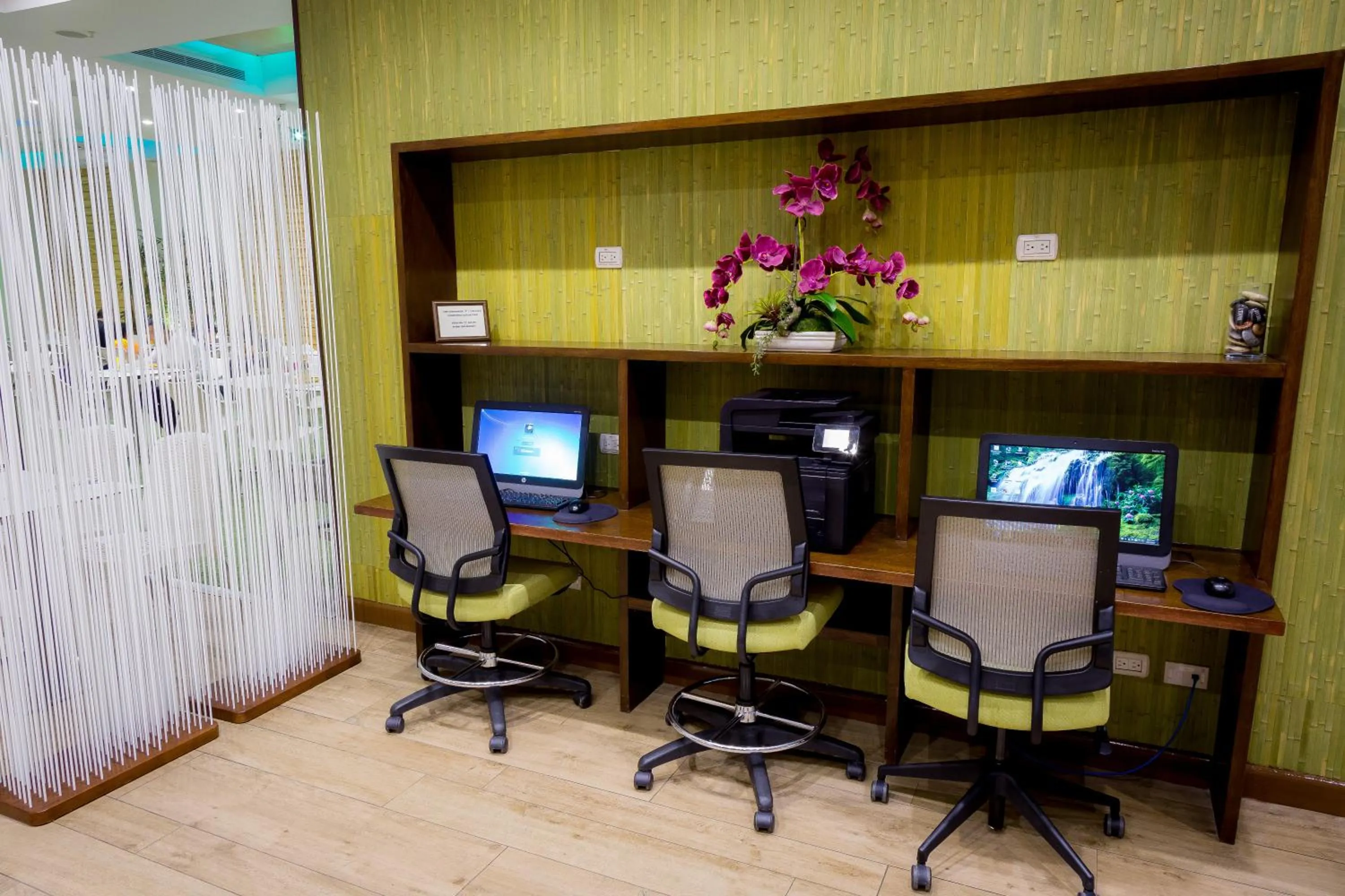 Business facilities in Best Western Plus Panama Zen Hotel