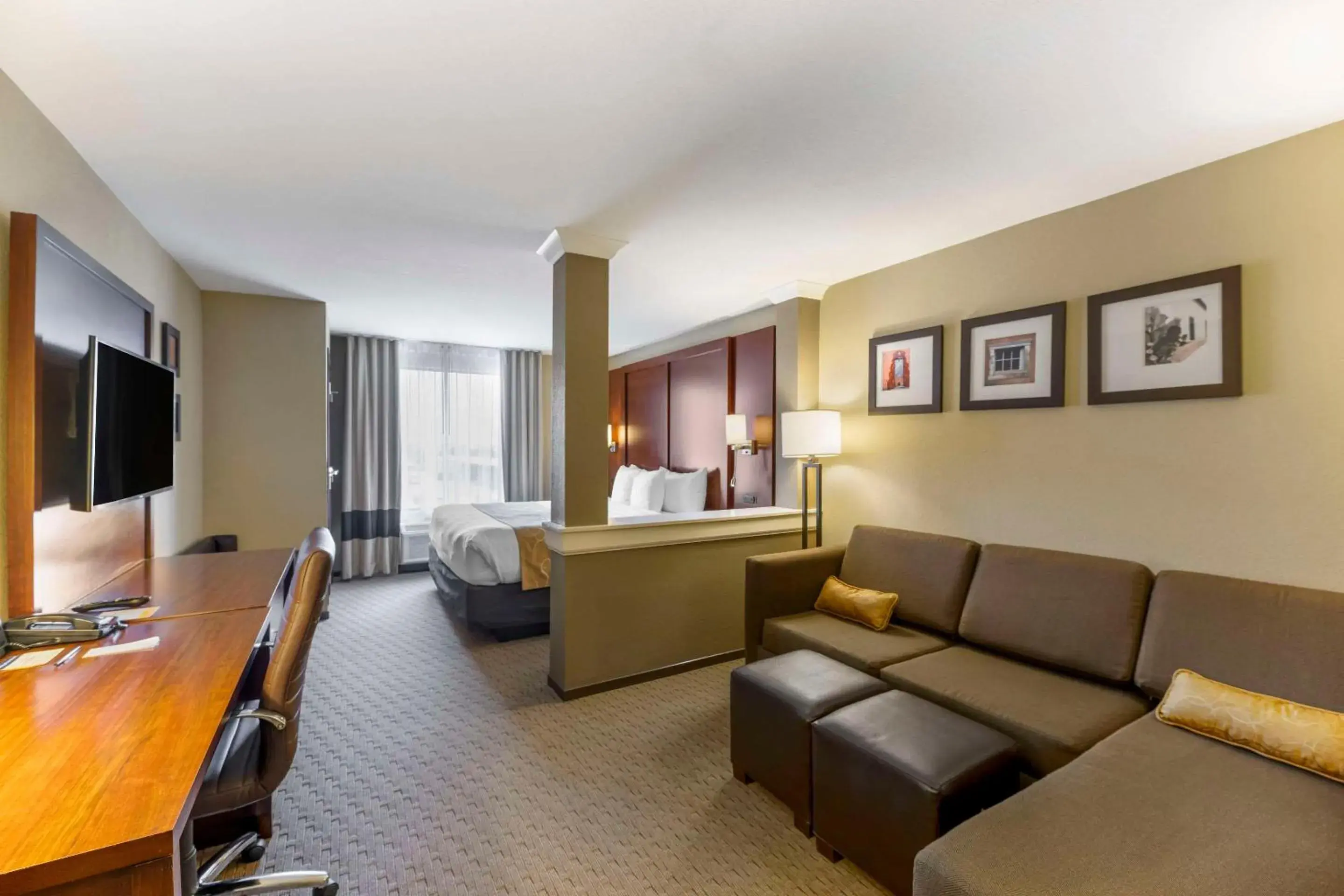 Bedroom in Comfort Suites Carlsbad Bedroom in Comfort Suites Carlsbad