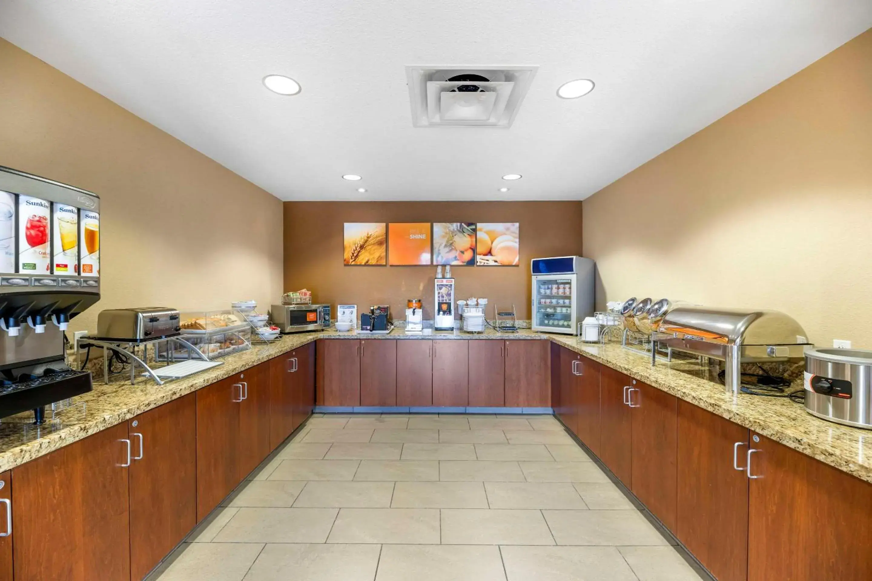 Breakfast in Comfort Suites Carlsbad Breakfast in Comfort Suites Carlsbad