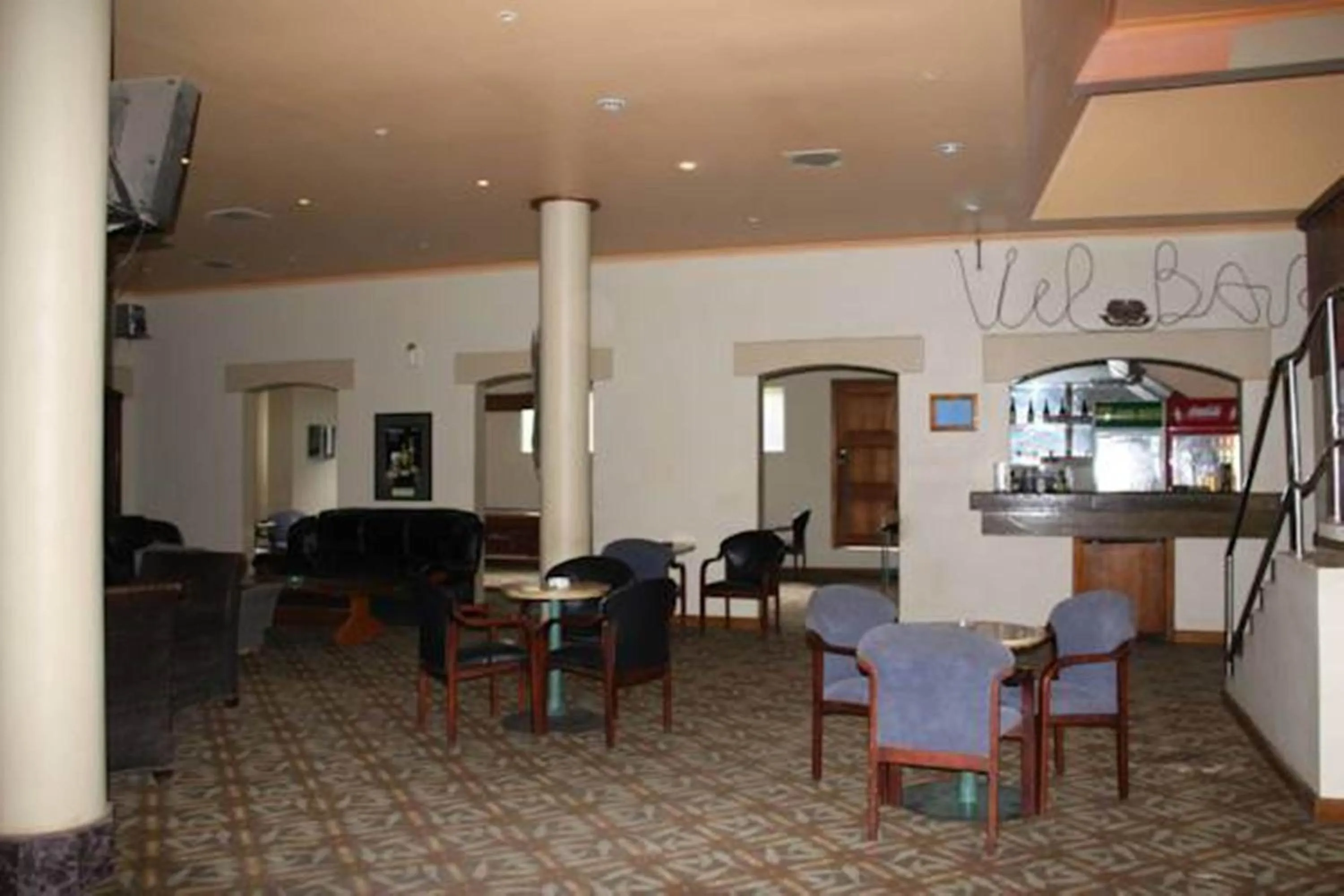 Lounge or bar in Hideaway Hotel