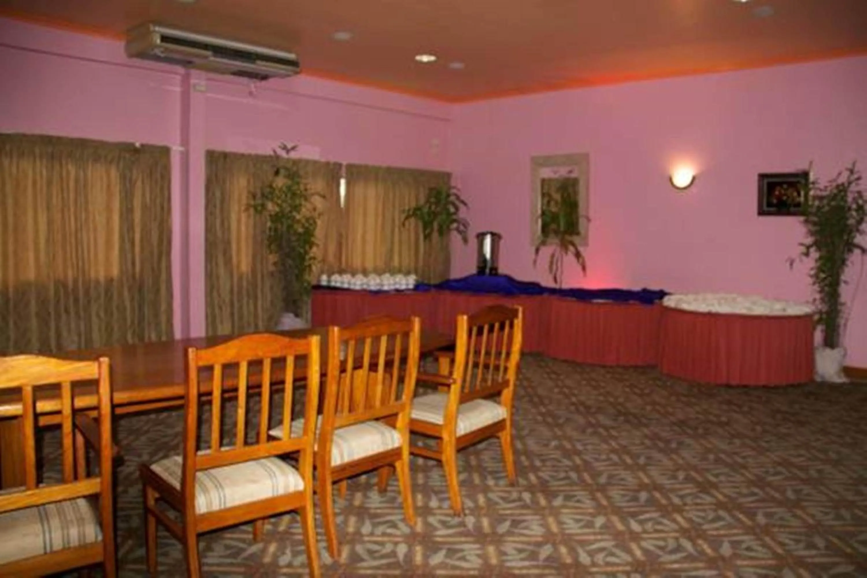 Banquet/Function facilities in Hideaway Hotel