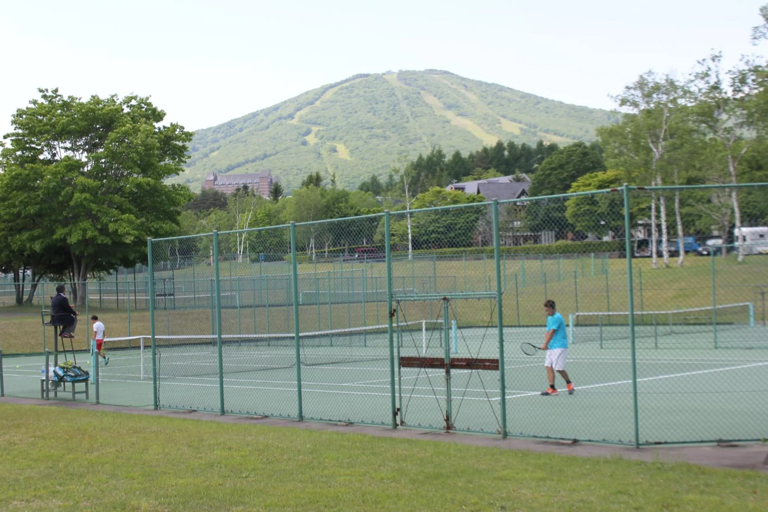 Tennis court in Appi Life is Beautiful