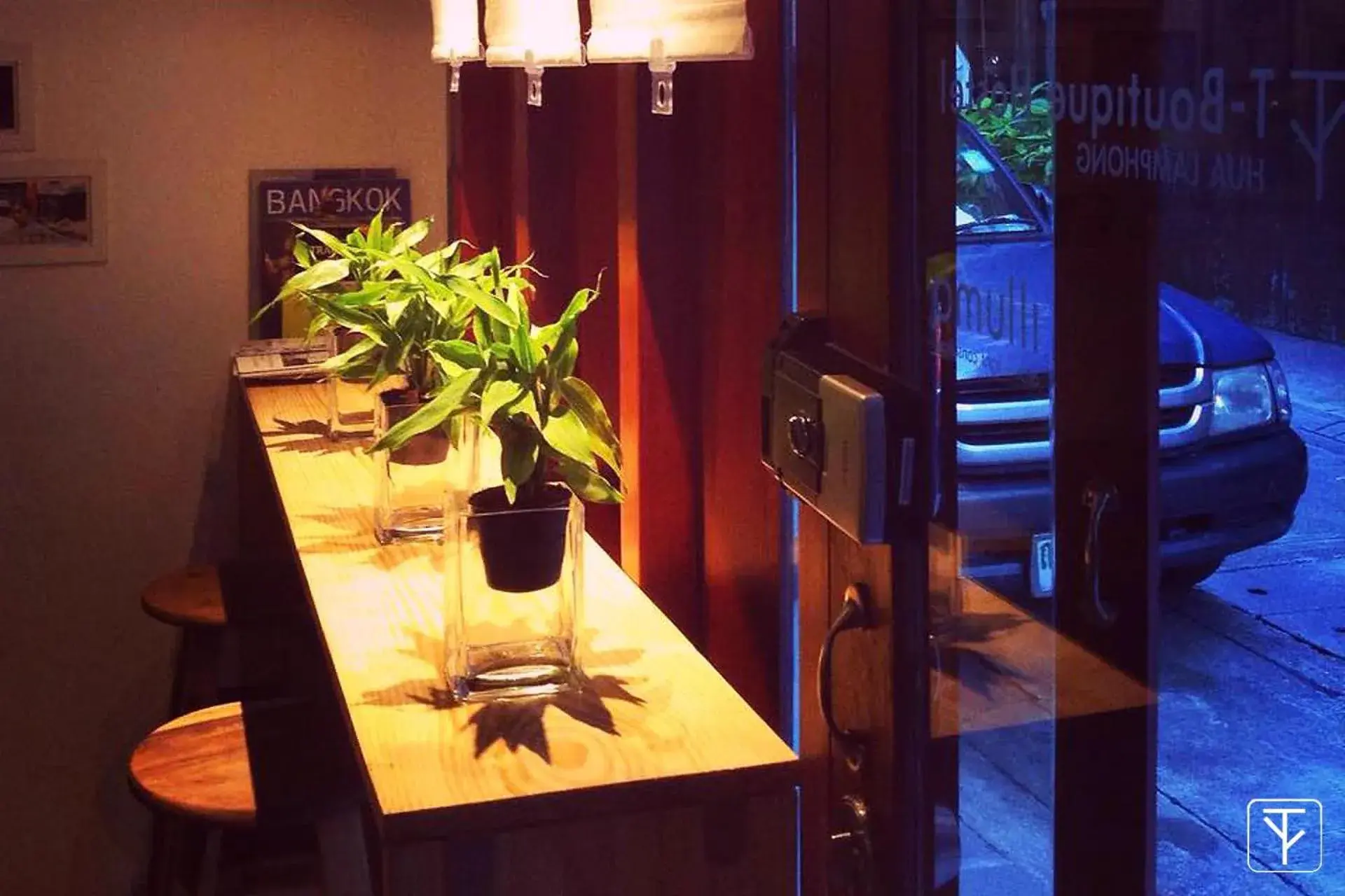 Lobby or reception in T-Boutique Hostel - Hua Lamphong Lobby or reception in T-Boutique Hostel - Hua Lamphong