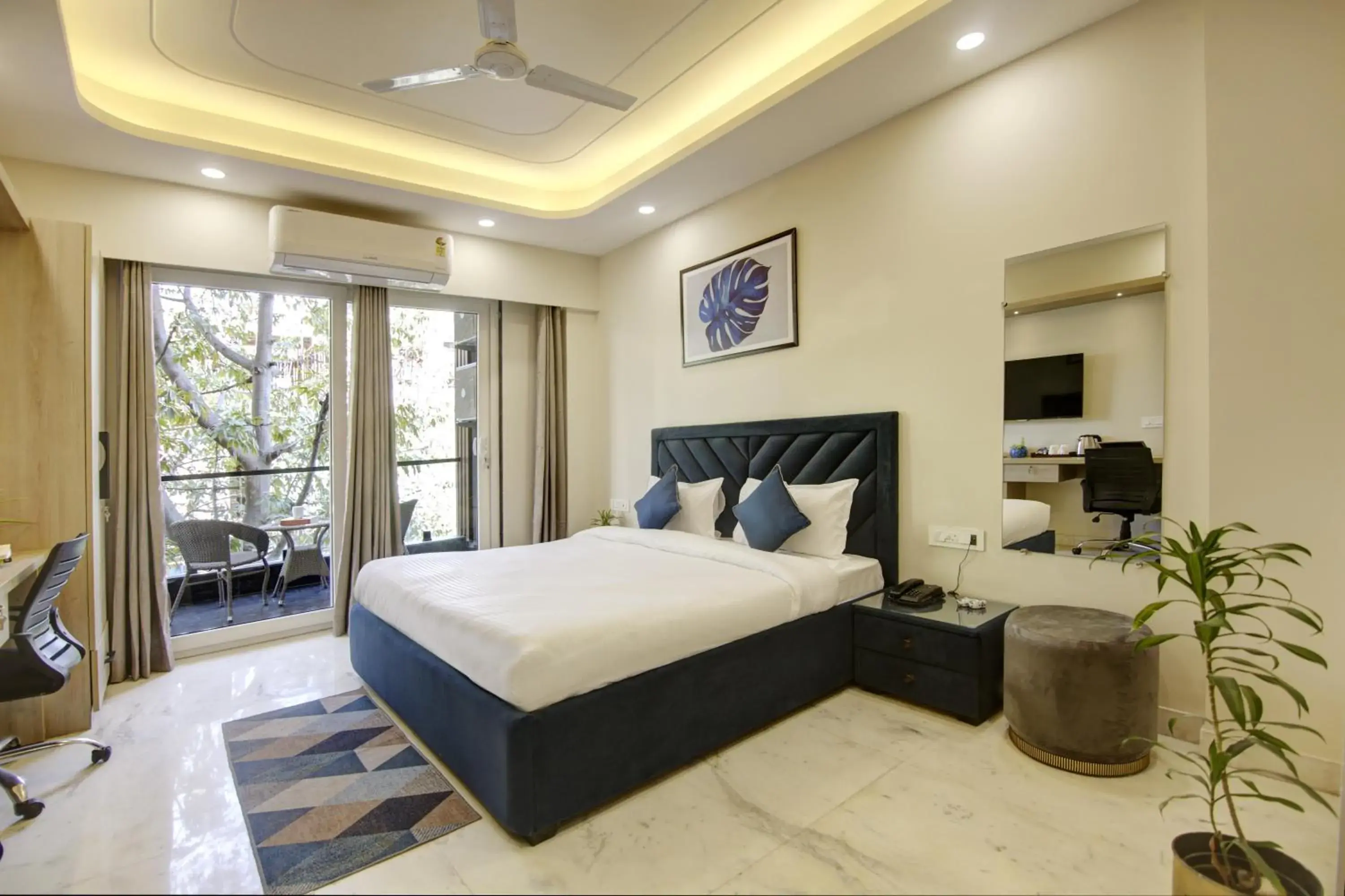 Bedroom in FlxHo Quad - Luxury Studio Apart Hotel DLF Cyber City Bedroom in FlxHo Quad - Luxury Studio Apart Hotel DLF Cyber City