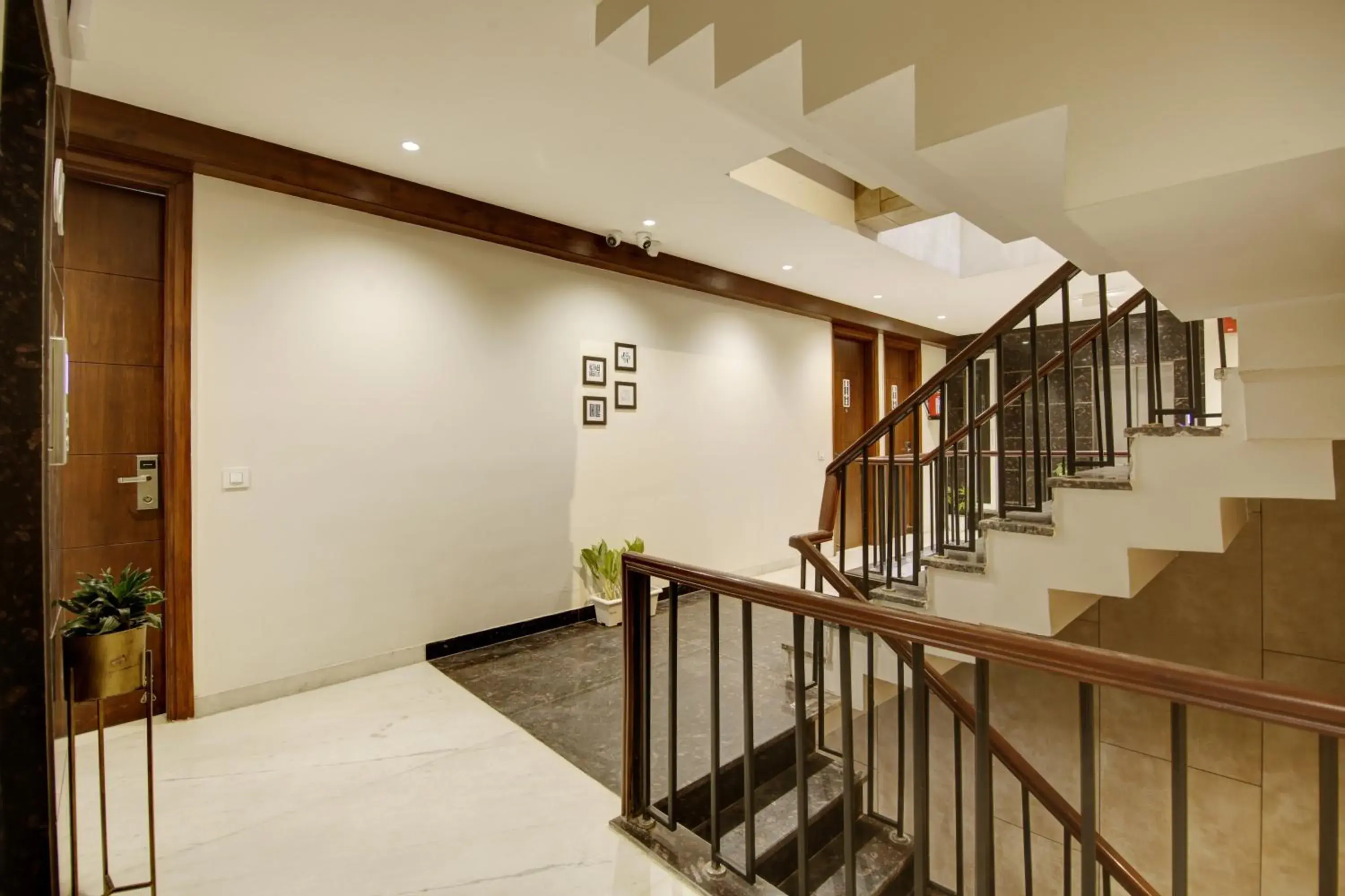 Property building in FlxHo Quad - Luxury Studio Apart Hotel DLF Cyber City Property building in FlxHo Quad - Luxury Studio Apart Hotel DLF Cyber City