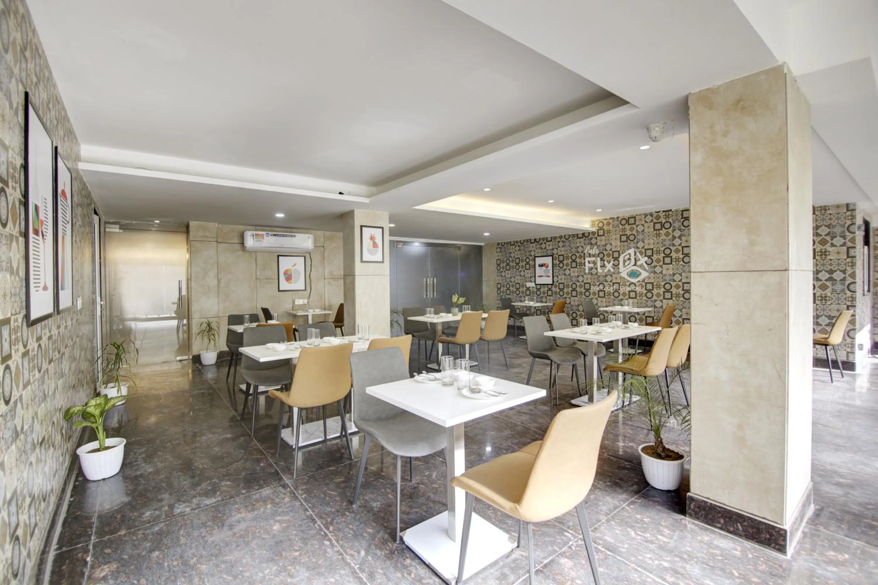 Restaurant/places to eat in FlxHo Quad - Luxury Studio Apart Hotel DLF Cyber City