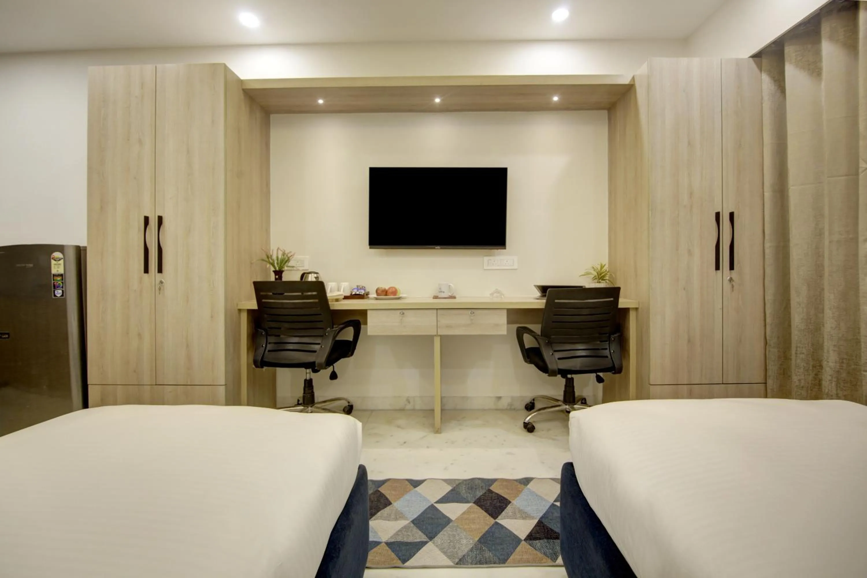 TV and multimedia in FlxHo Quad - Luxury Studio Apart Hotel DLF Cyber City