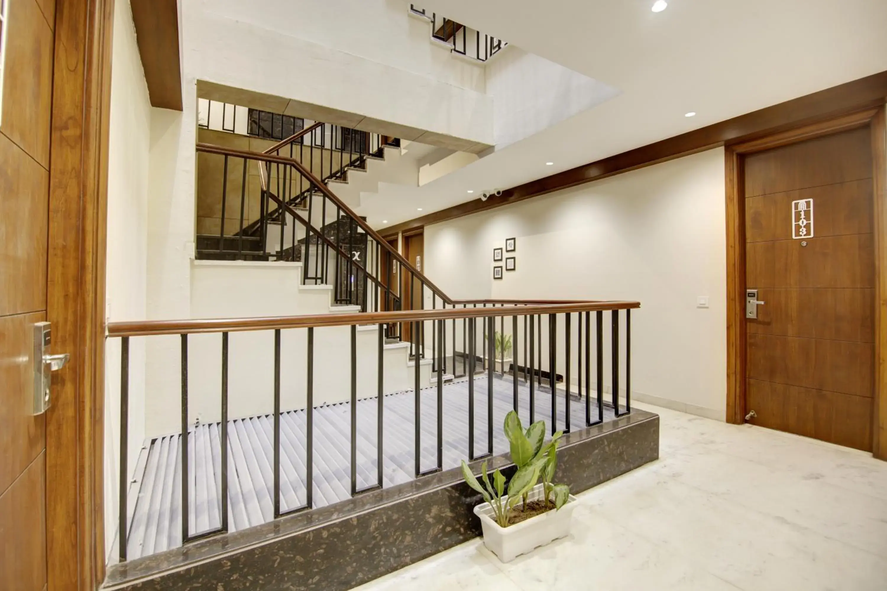 Property building in FlxHo Quad - Luxury Studio Apart Hotel DLF Cyber City Property building in FlxHo Quad - Luxury Studio Apart Hotel DLF Cyber City