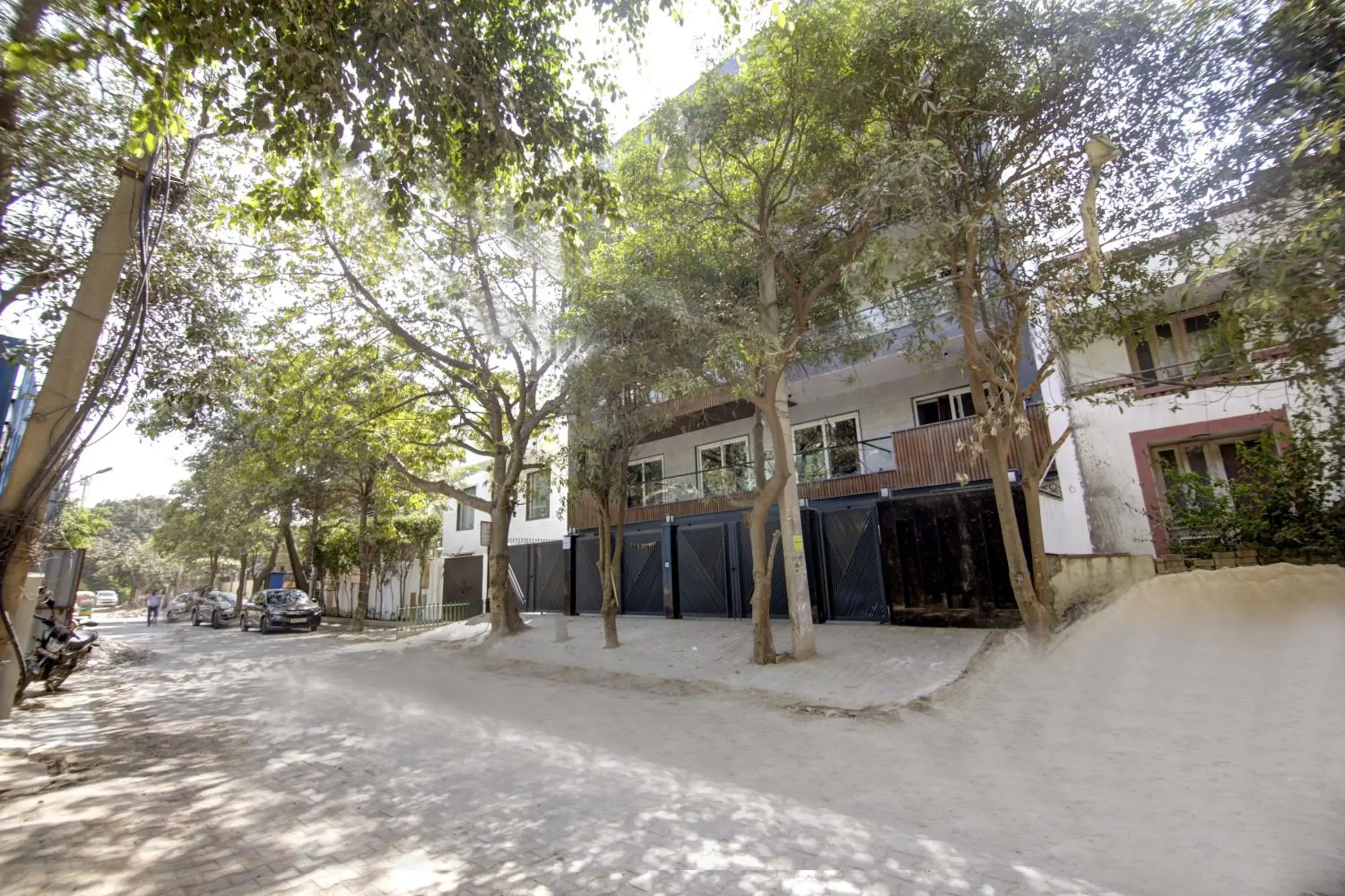 Property building in FlxHo Quad - Luxury Studio Apart Hotel DLF Cyber City Property building in FlxHo Quad - Luxury Studio Apart Hotel DLF Cyber City