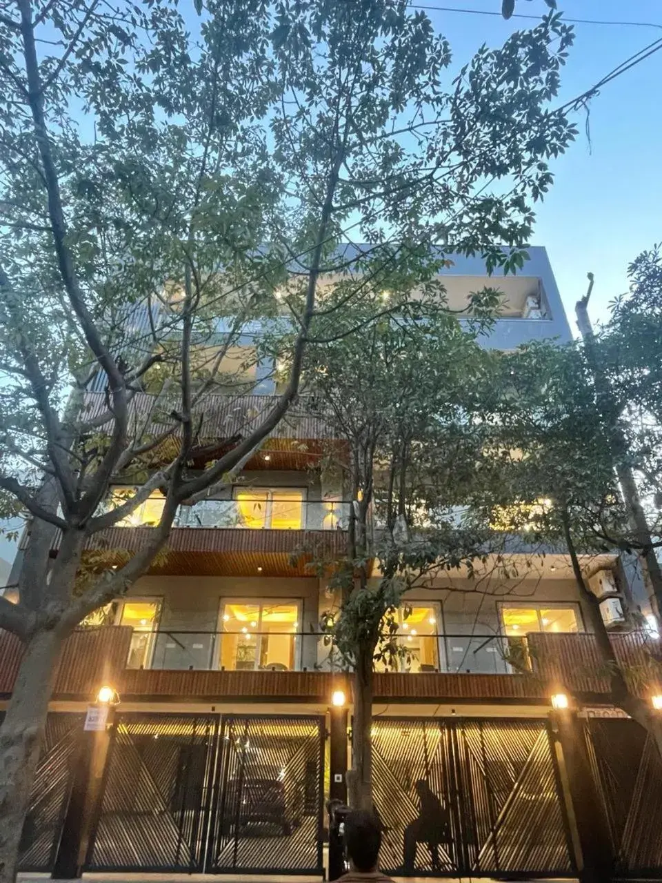 Property building in FlxHo Quad - Luxury Studio Apart Hotel DLF Cyber City Property building in FlxHo Quad - Luxury Studio Apart Hotel DLF Cyber City