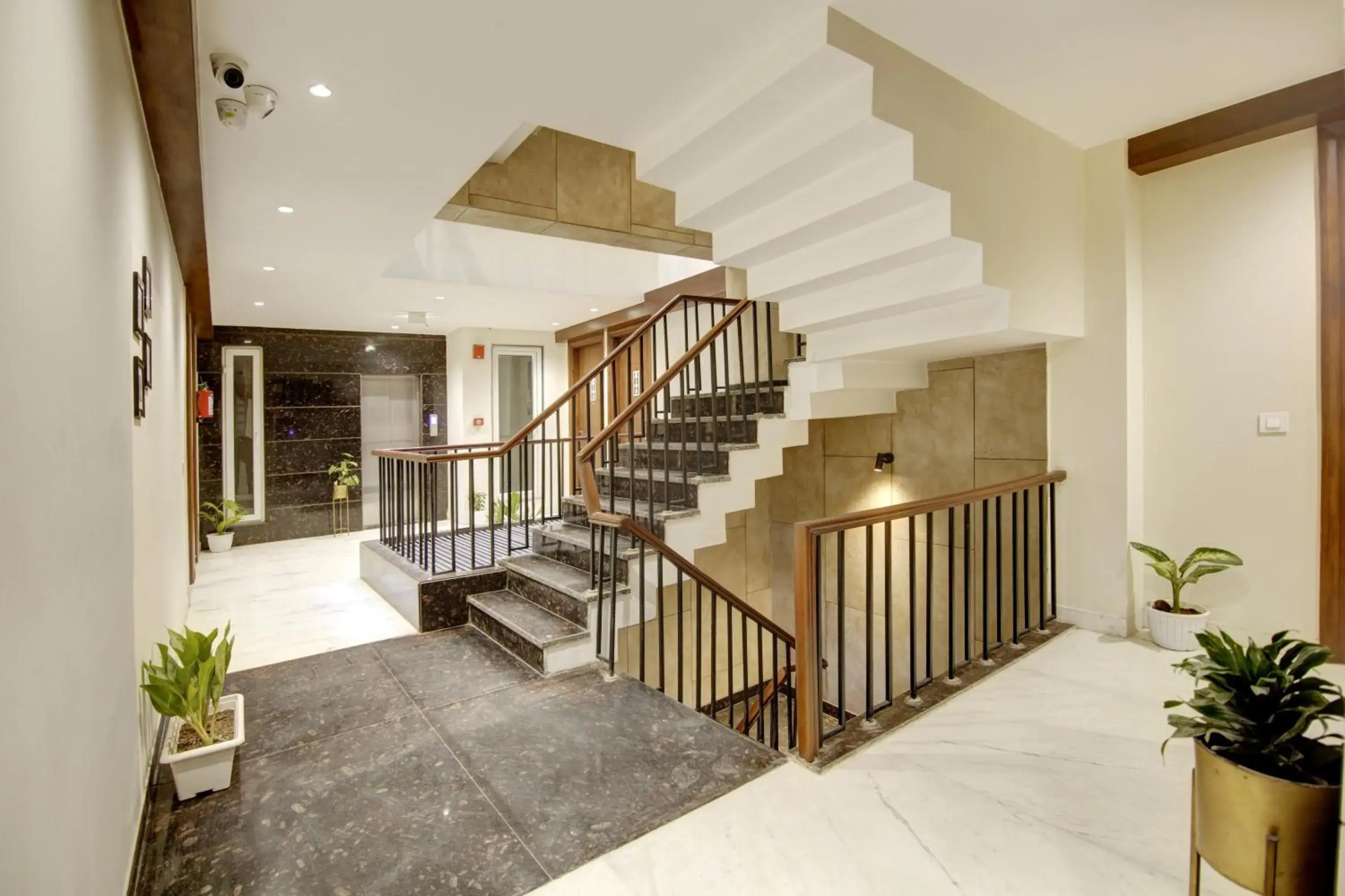 Property building in FlxHo Quad - Luxury Studio Apart Hotel DLF Cyber City Property building in FlxHo Quad - Luxury Studio Apart Hotel DLF Cyber City