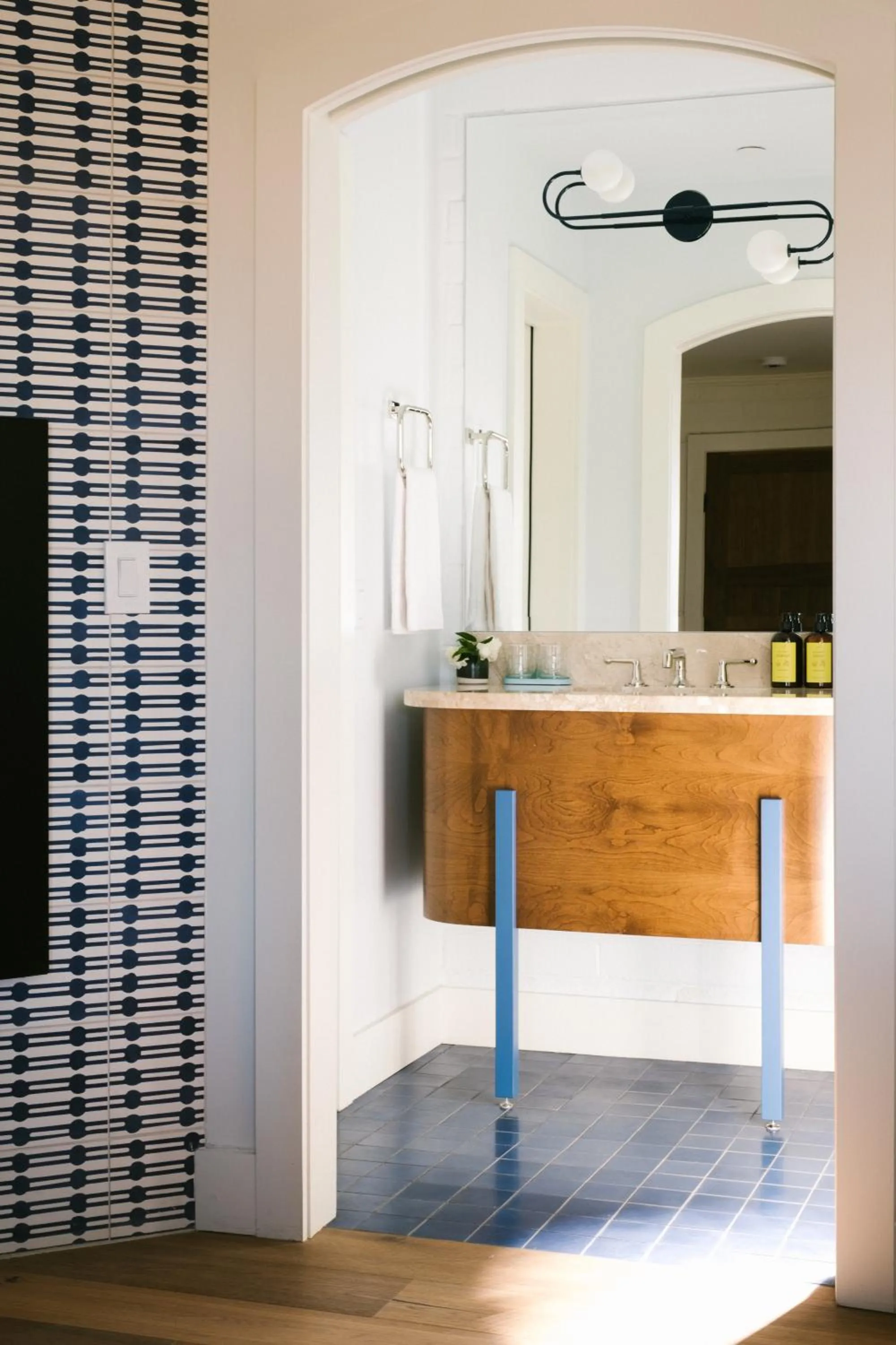 Bathroom in River Lodge Paso - 21 & Over Pool