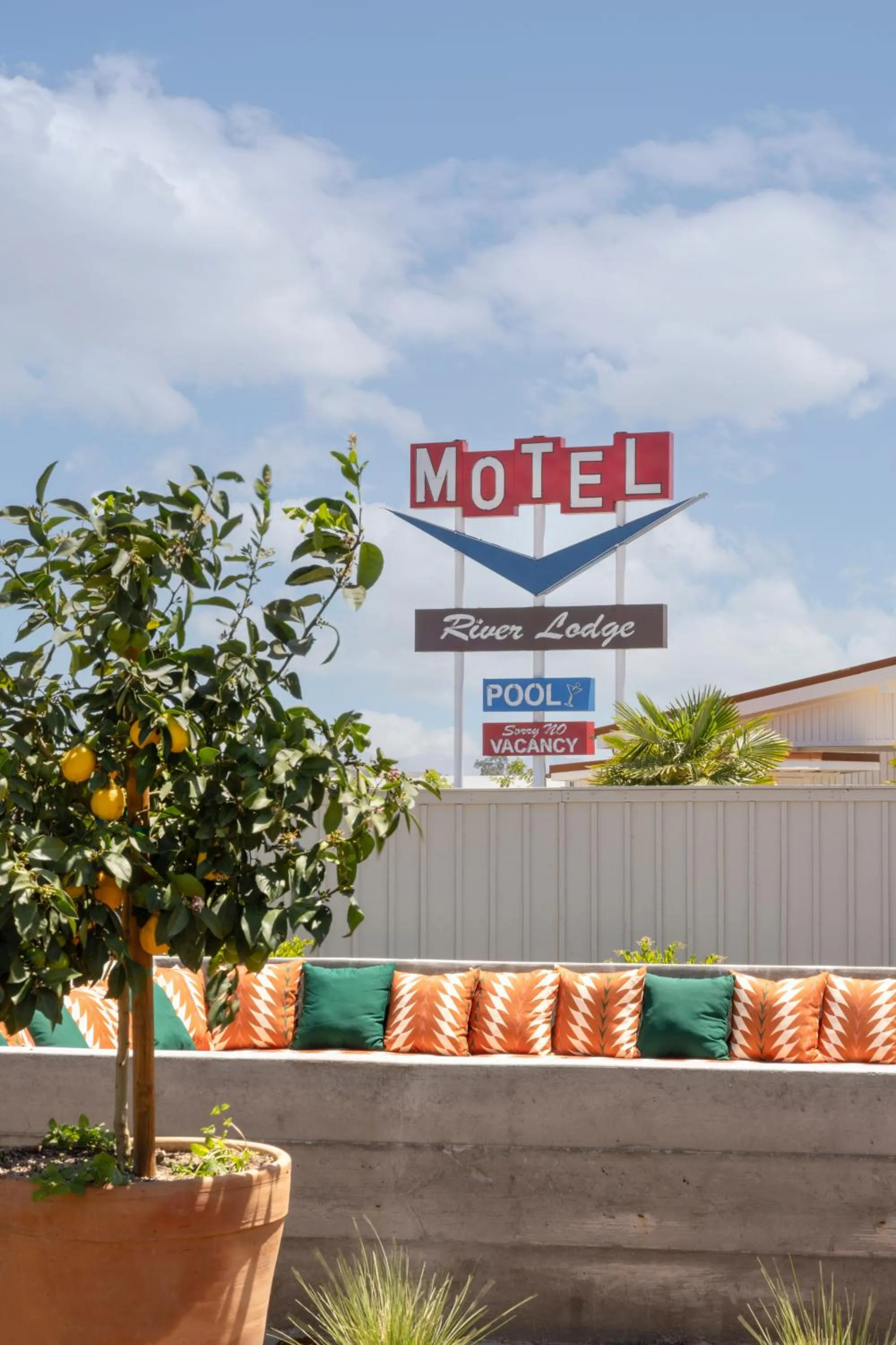 Property logo or sign in River Lodge Paso - 21 & Over Pool