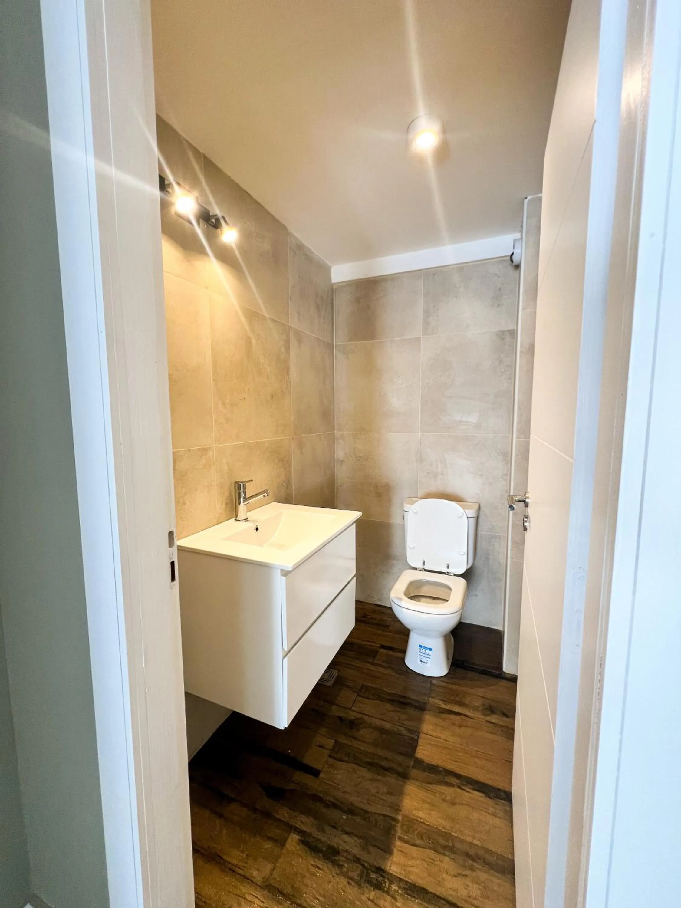 Guemes Apartments