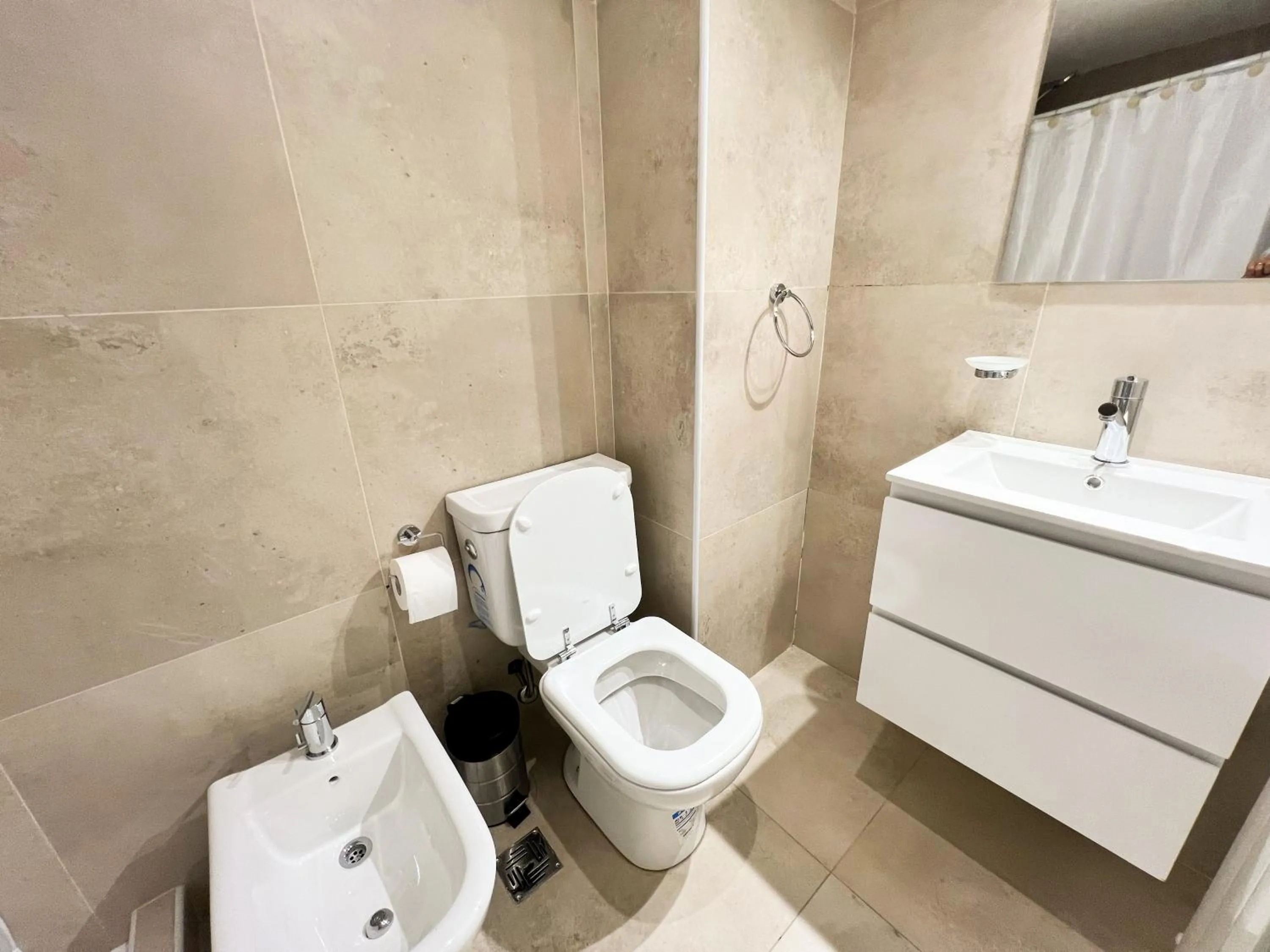 Guemes Apartments