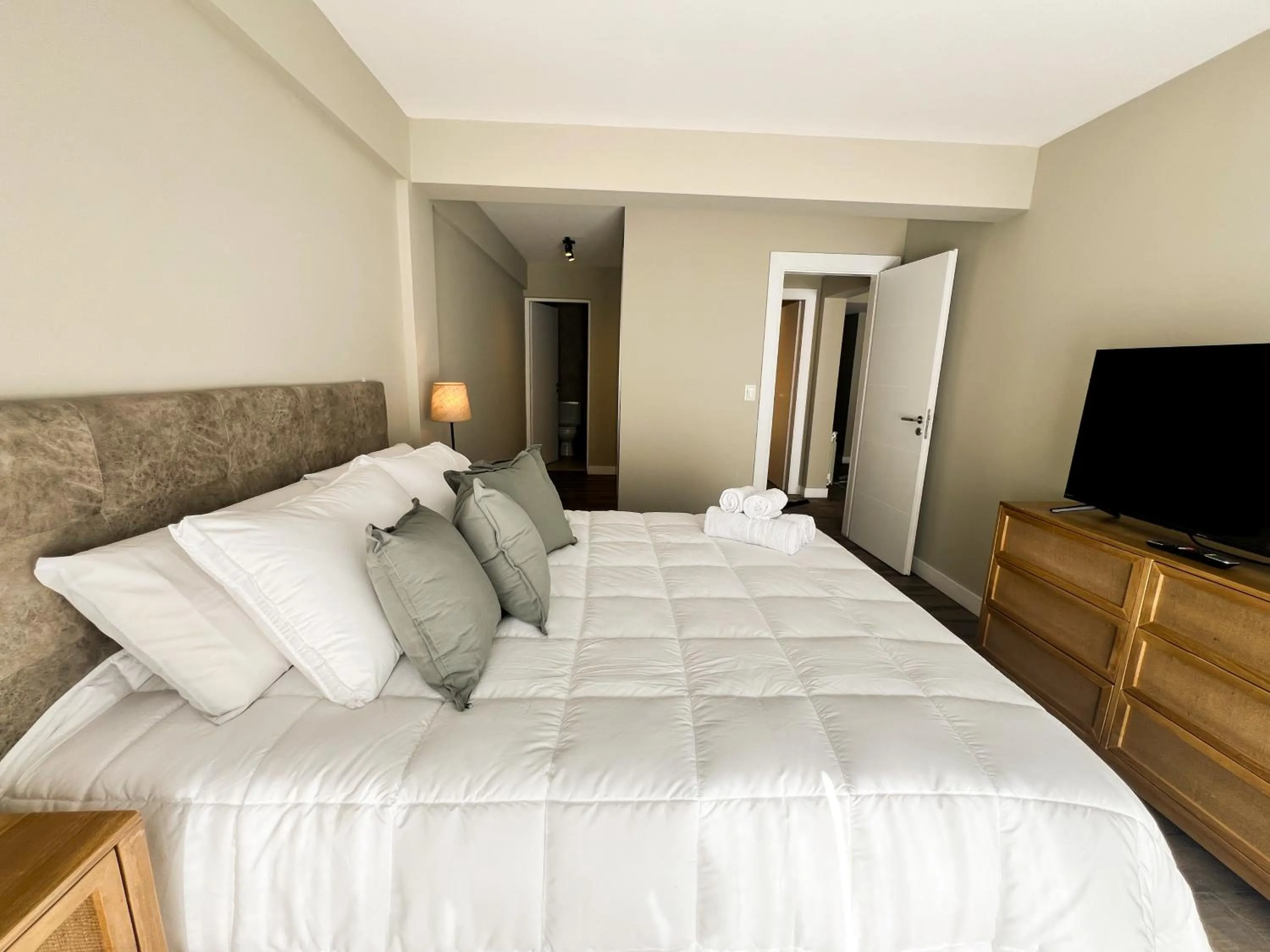 Guemes Apartments