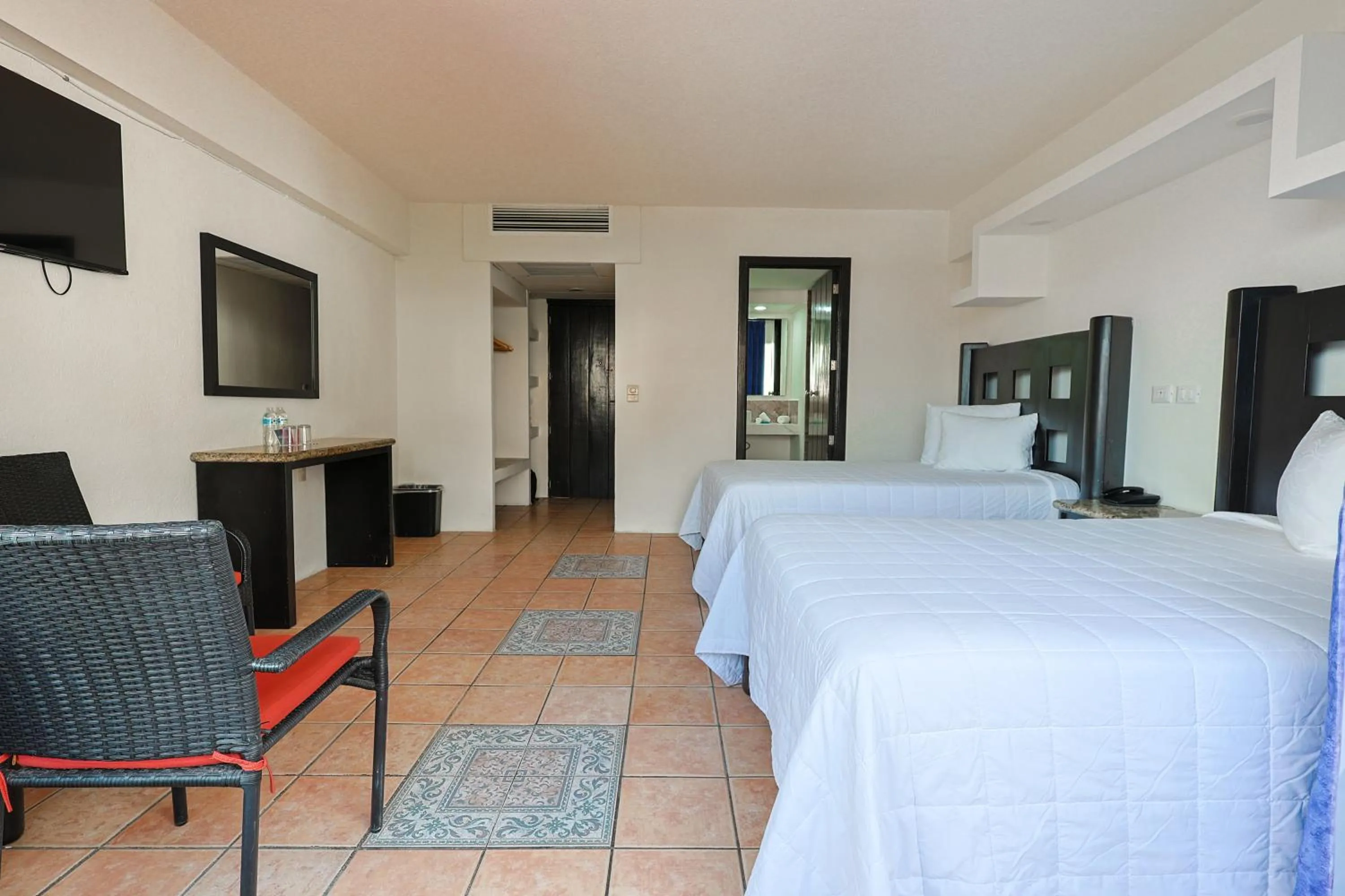 Bedroom, Bed in Hotel Delfín Vista Pier Beach Front
