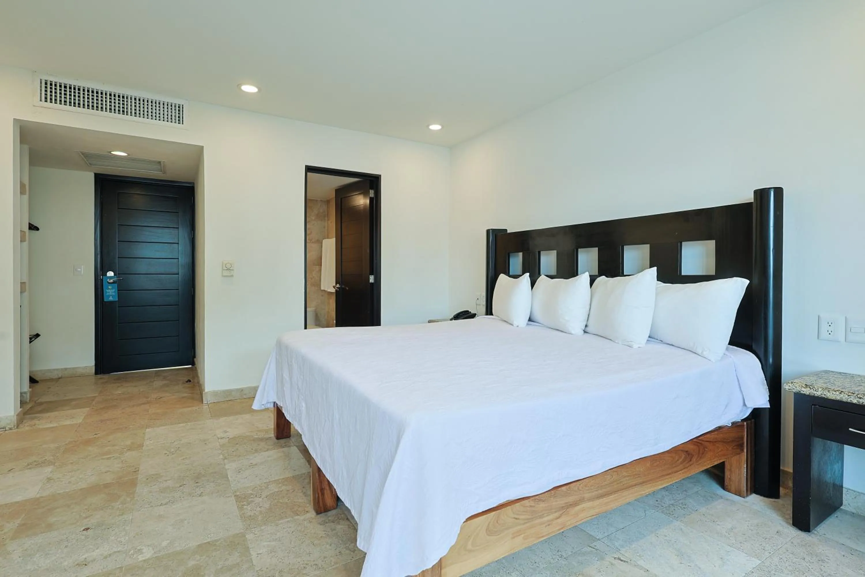 Bed in Hotel Delfín Vista Pier Beach Front