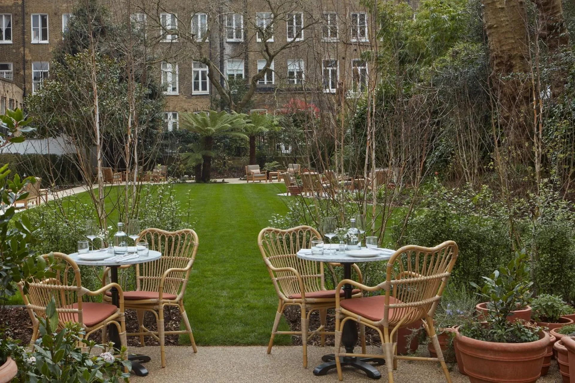 Restaurant/places to eat in Miiro Templeton Garden