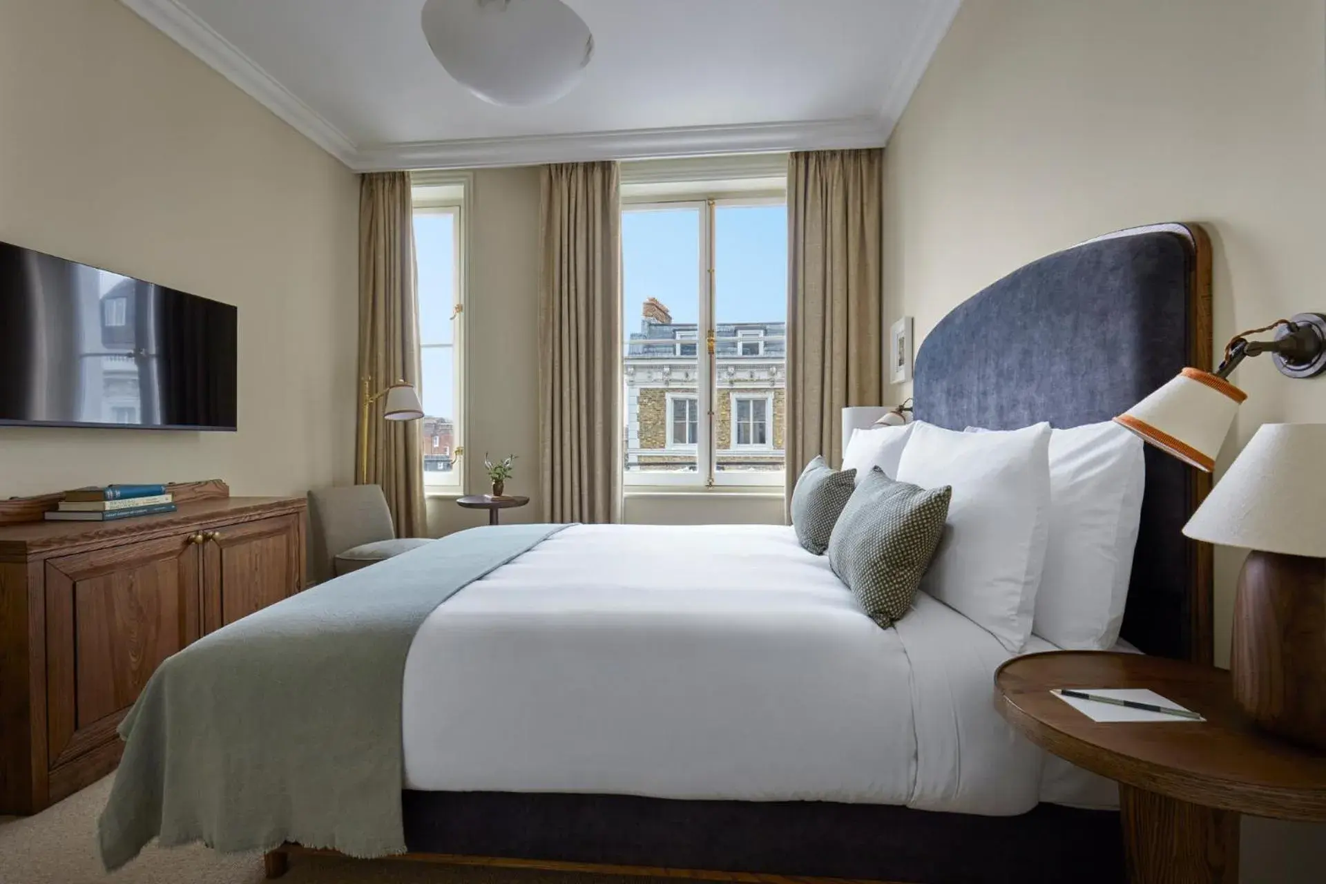 Bedroom, Bed in Miiro Templeton Garden Bedroom, Bed in Miiro Templeton Garden