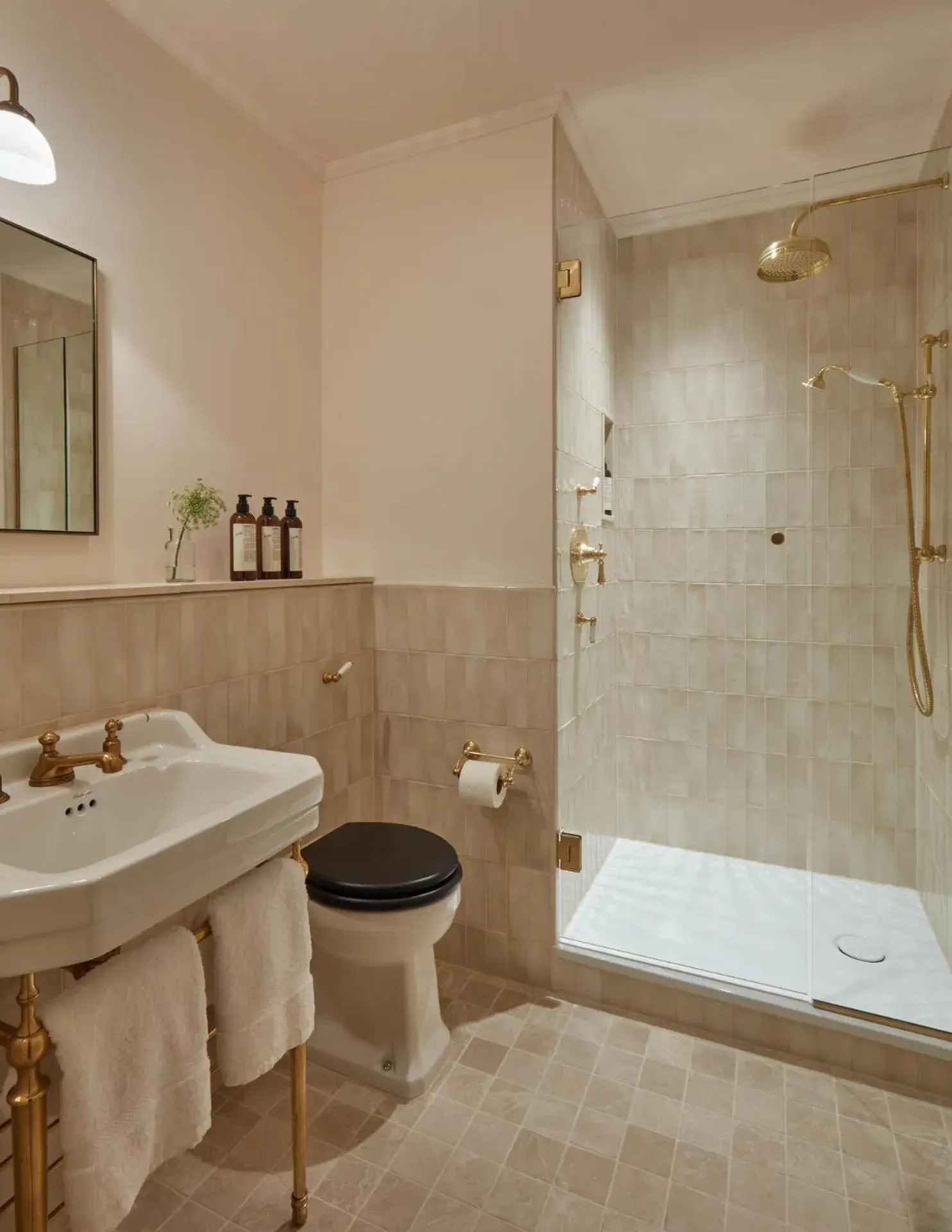 Bathroom in Miiro Templeton Garden Bathroom in Miiro Templeton Garden