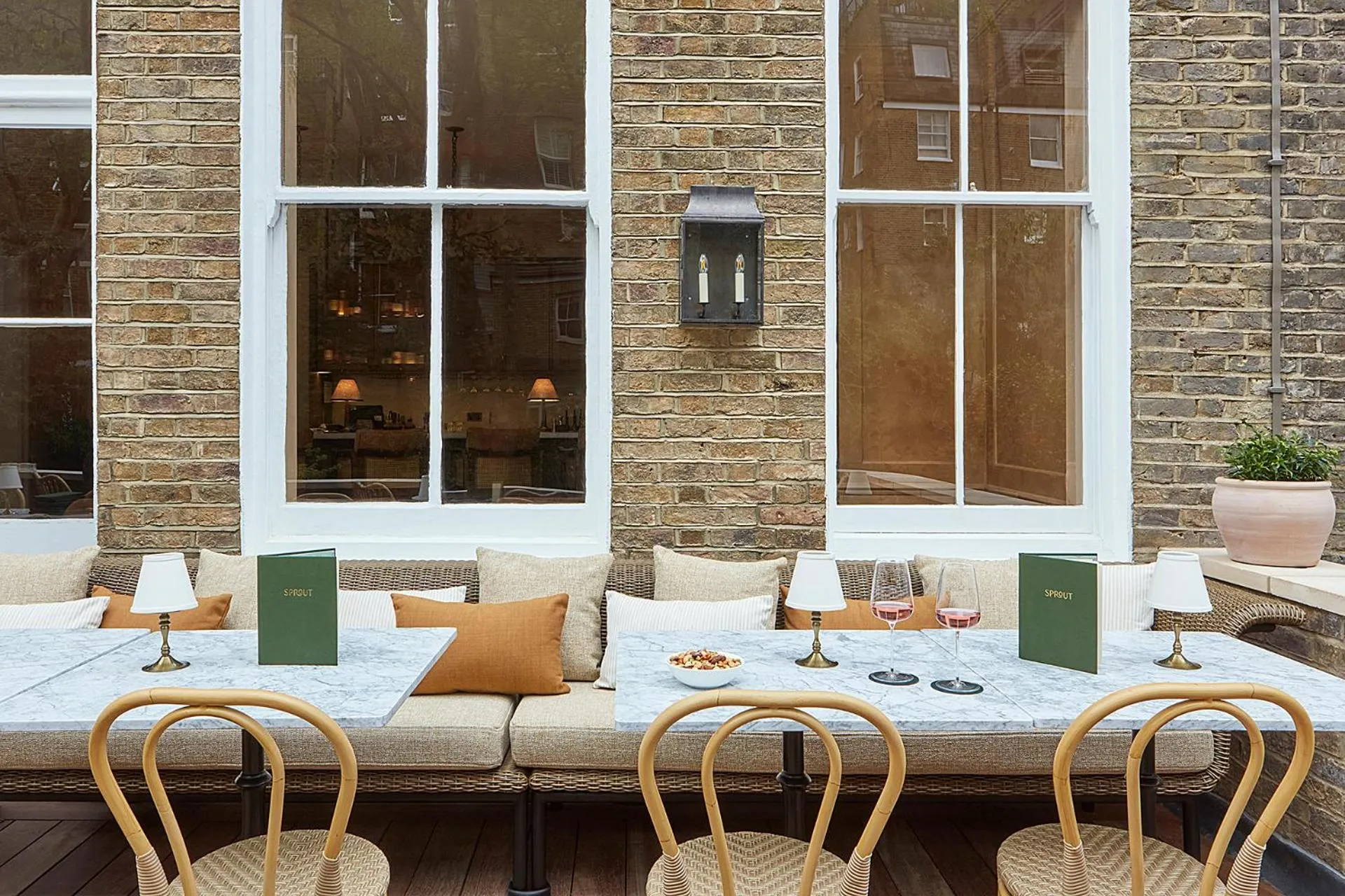 Lounge or bar in Miiro Templeton Garden