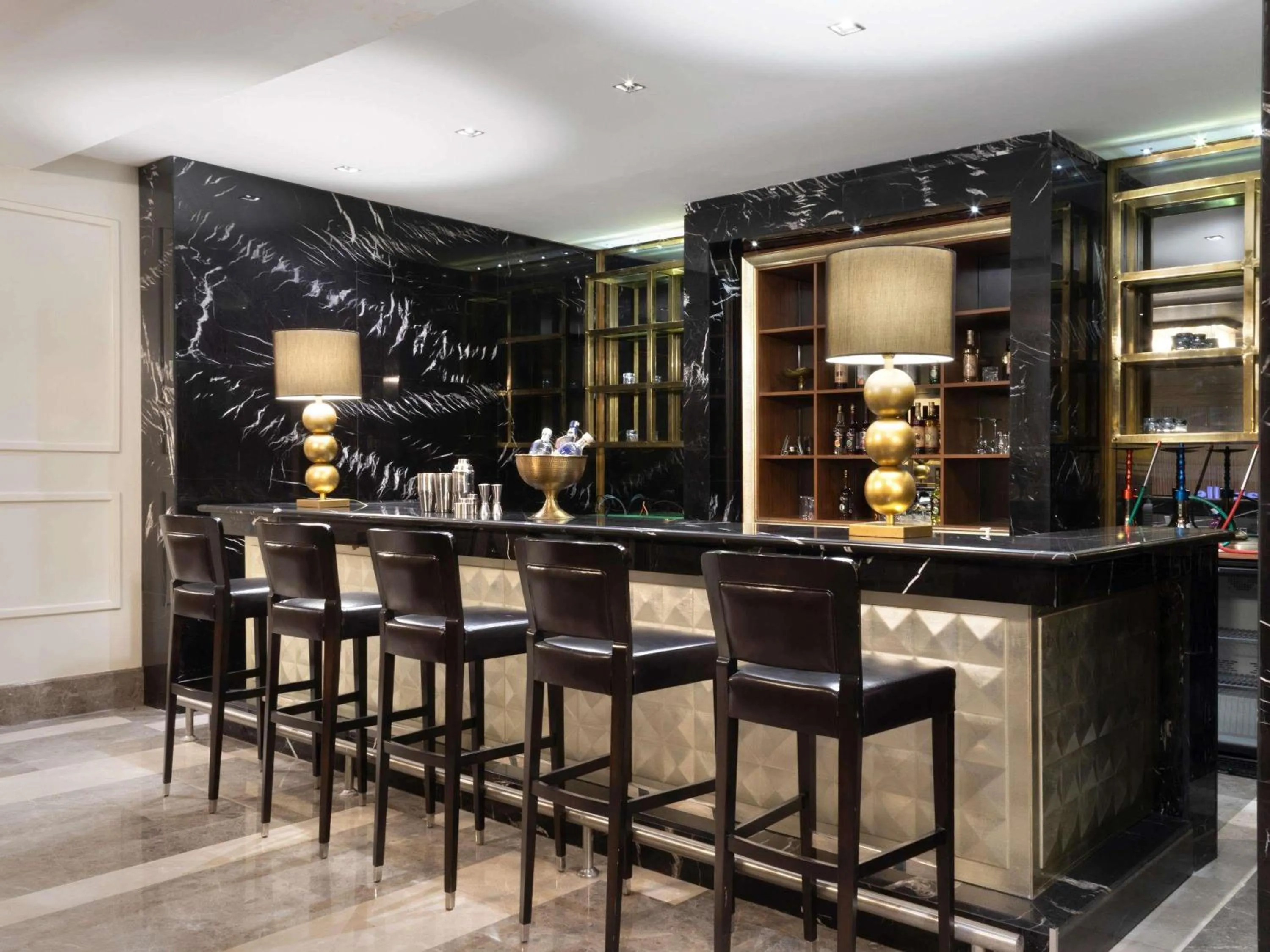 Lounge or bar in Mercure Istanbul Bomonti