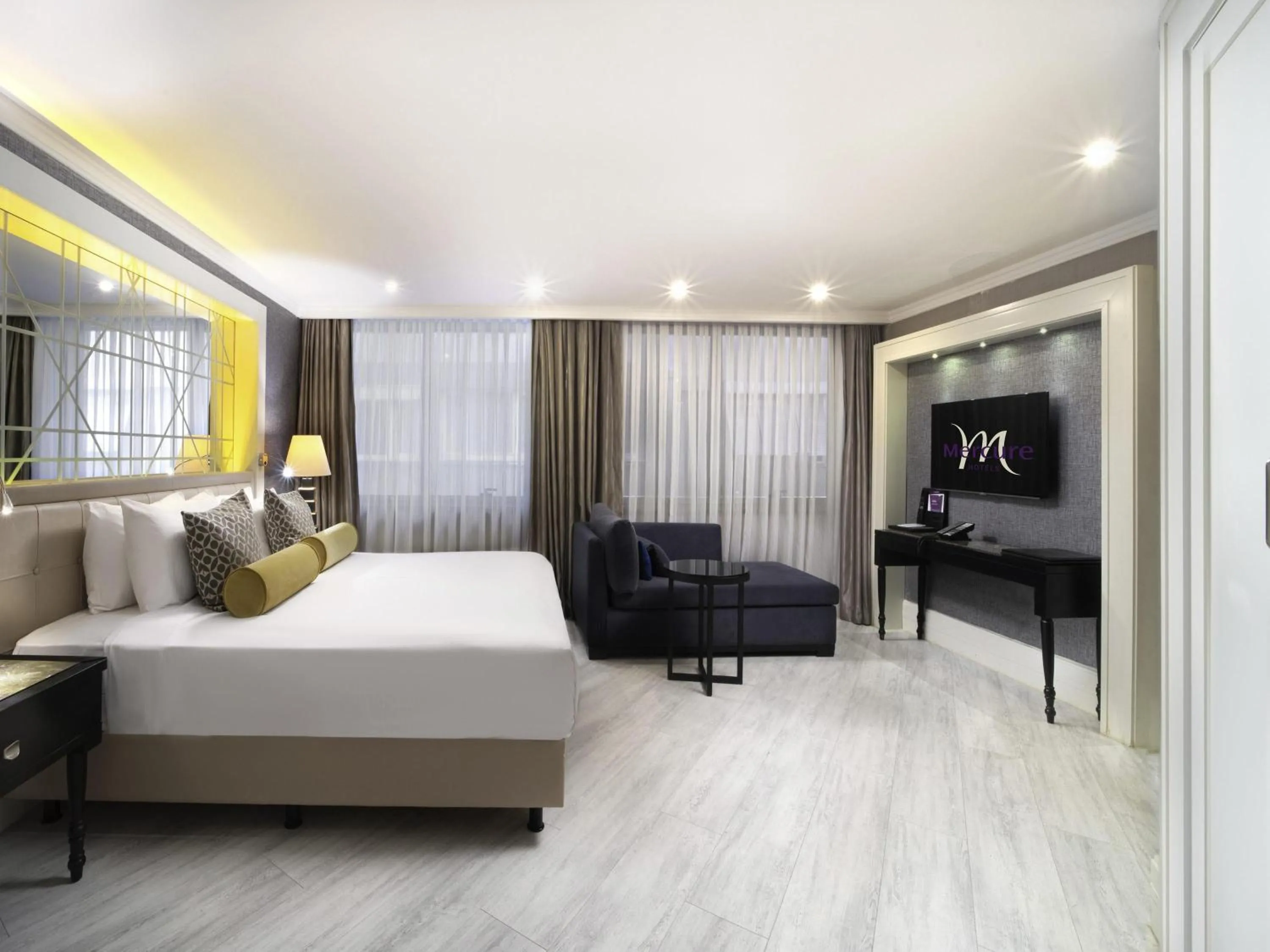 Bedroom, Bed in Mercure Istanbul Bomonti