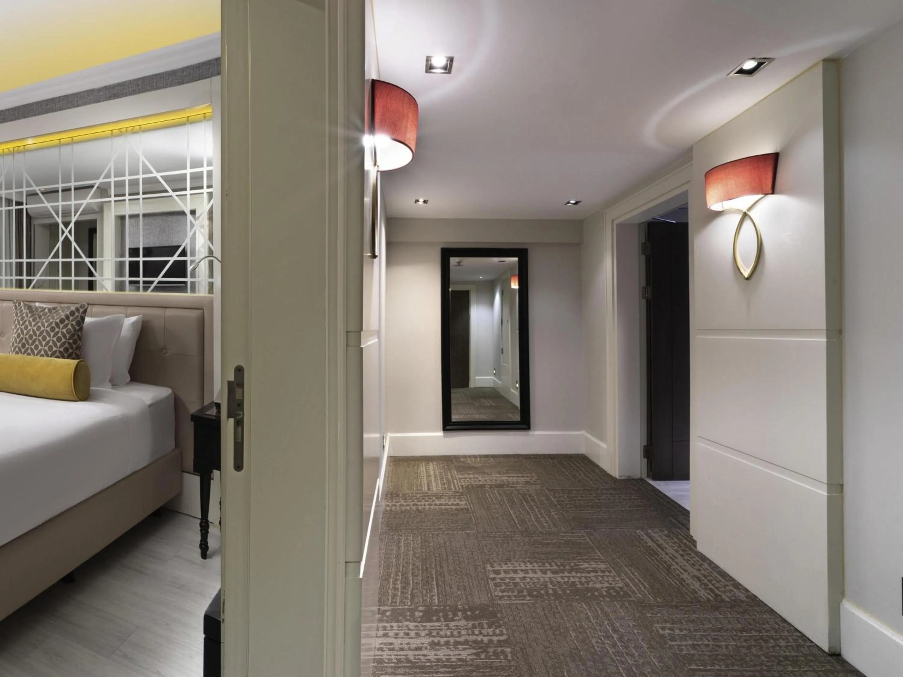 Bedroom, Bed in Mercure Istanbul Bomonti