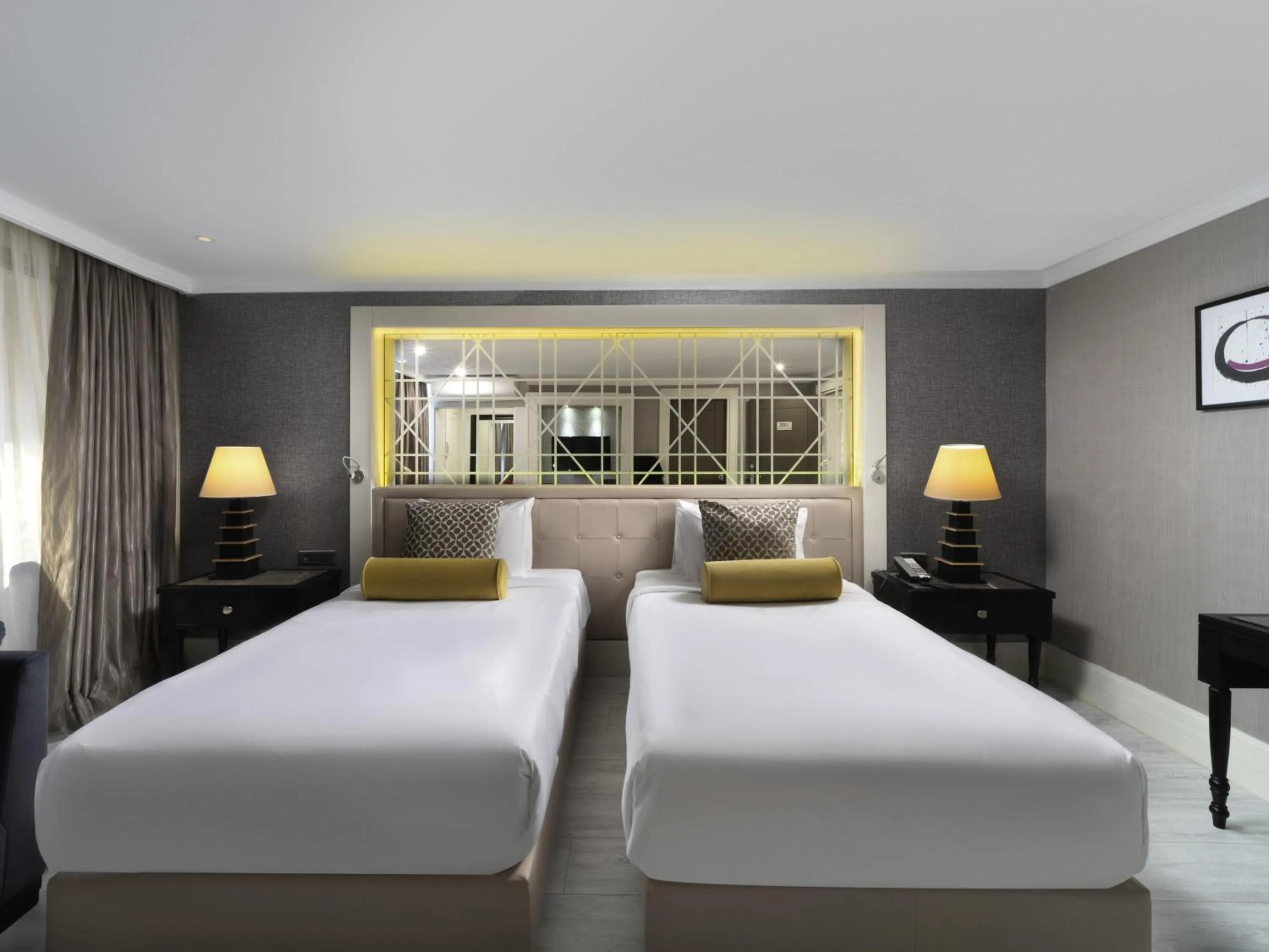 Bedroom, Bed in Mercure Istanbul Bomonti