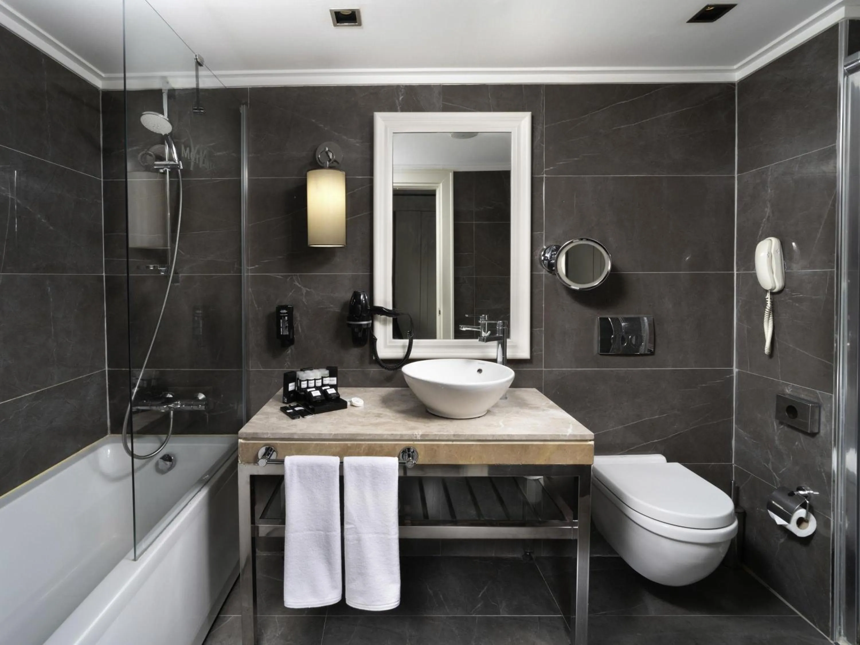 Bedroom in Mercure Istanbul Bomonti