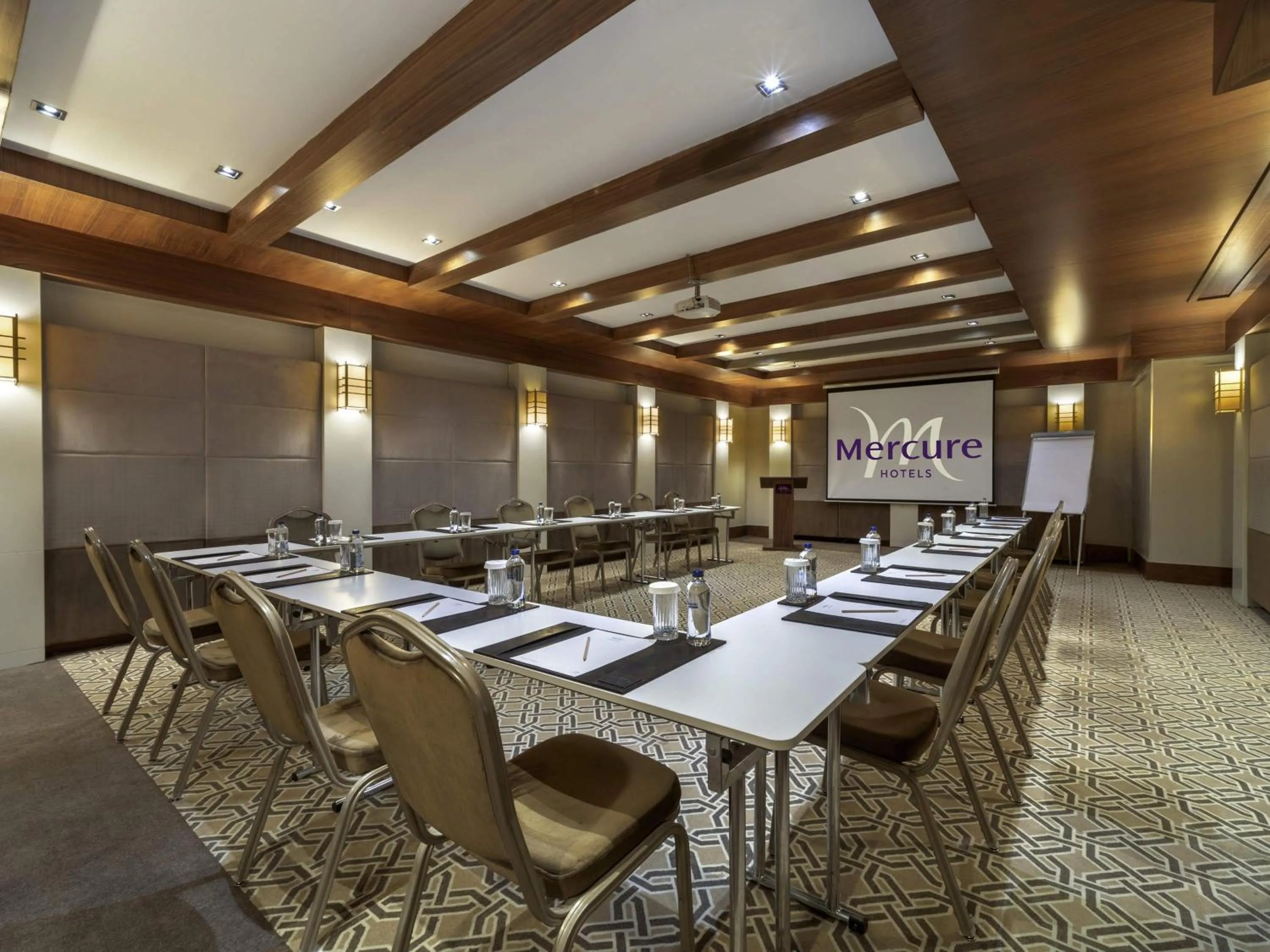 Meeting/conference room in Mercure Istanbul Bomonti