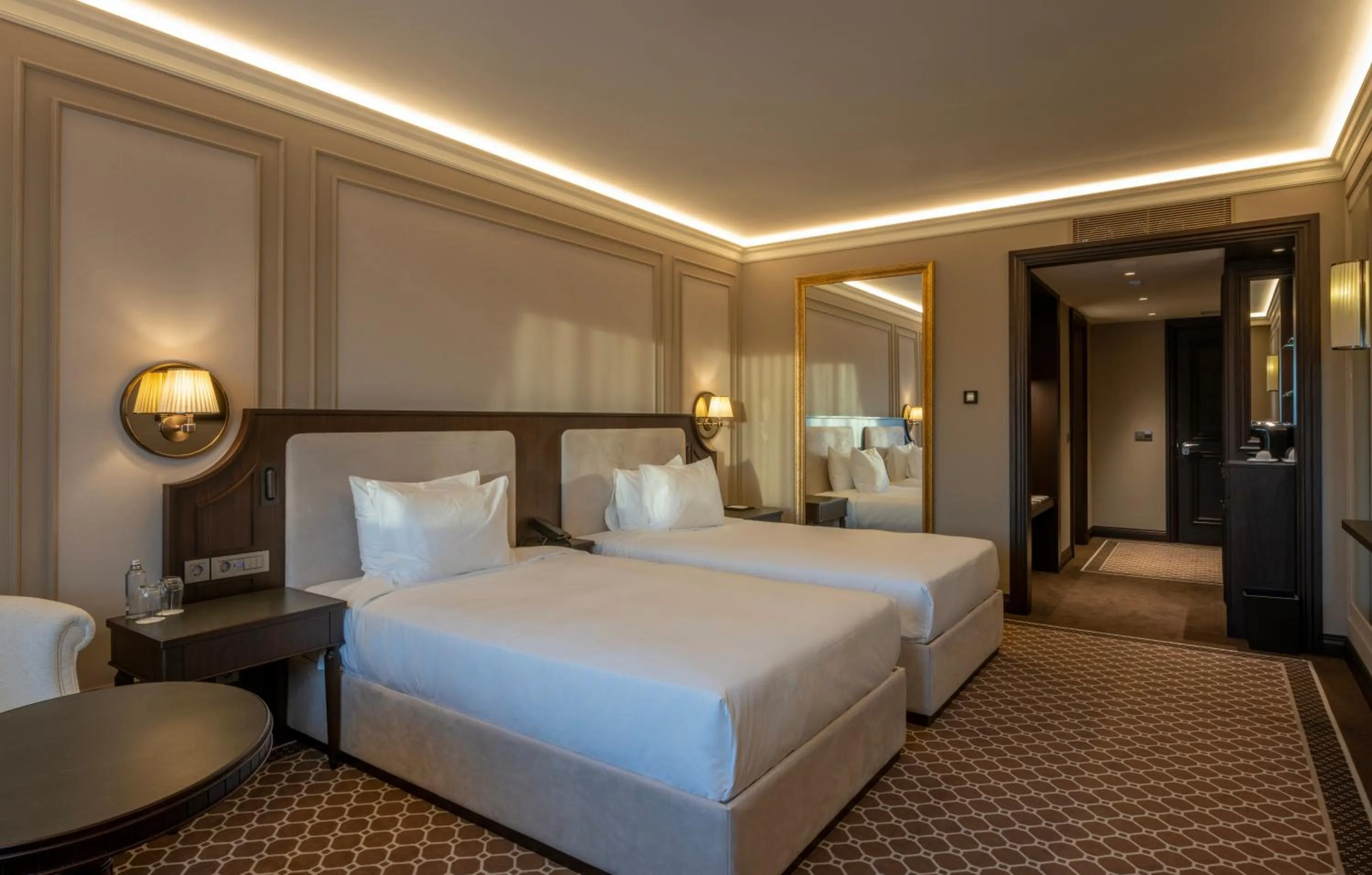 Bedroom, Bed in GoldenEye Hotel & Casino