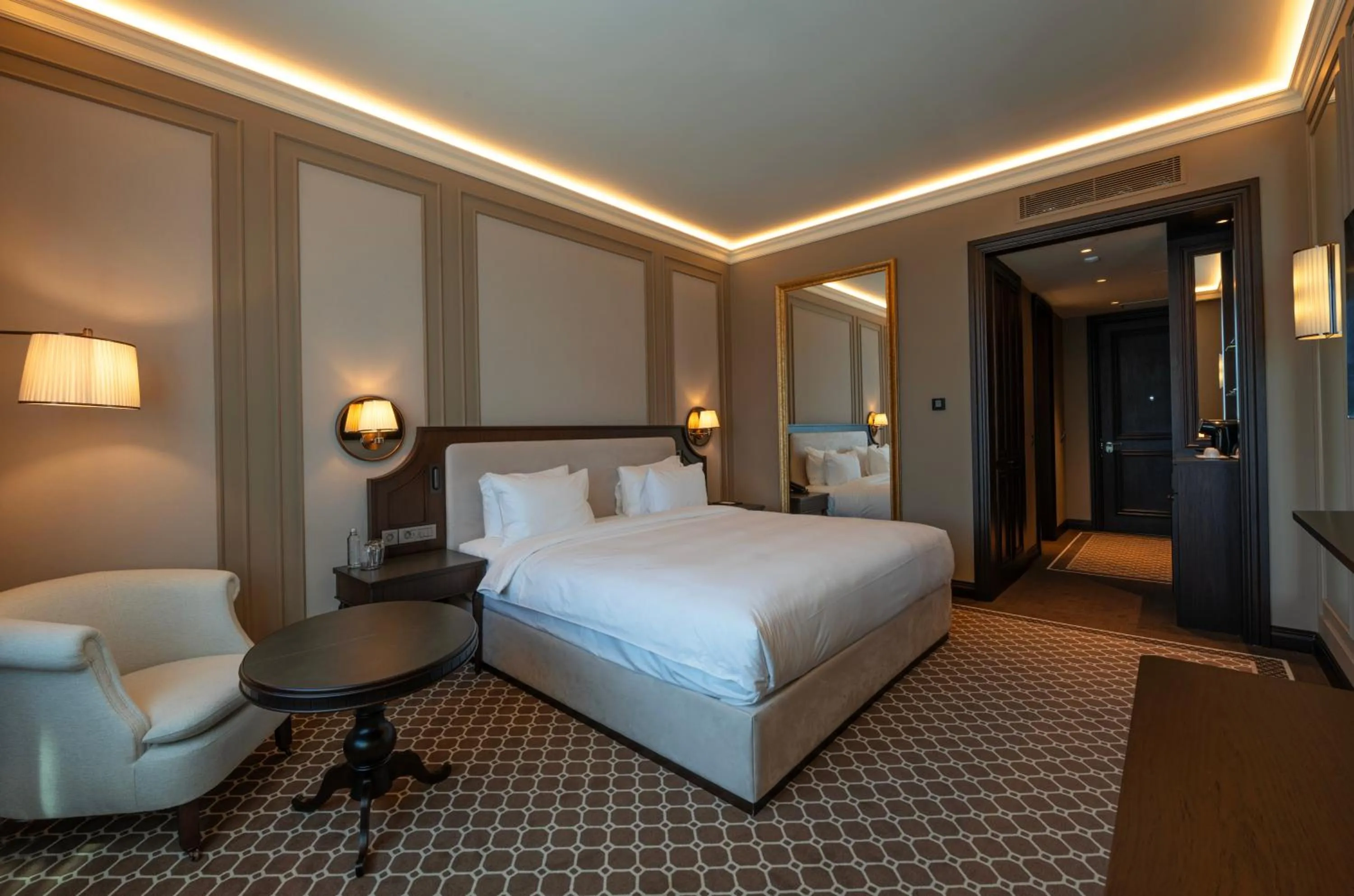 Bed in GoldenEye Hotel & Casino