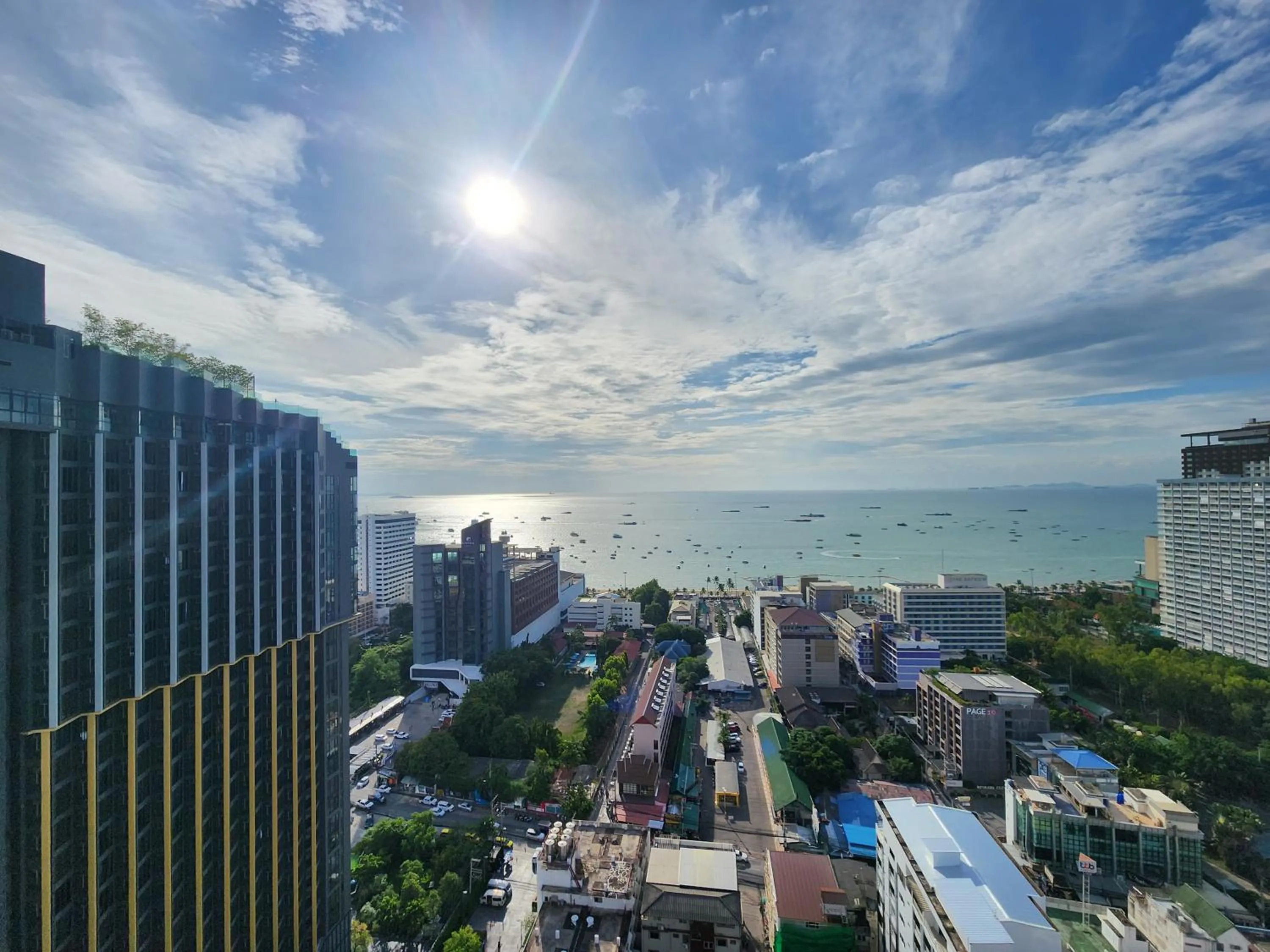 One-Bedroom Apartment in THE BASE Central Pattaya