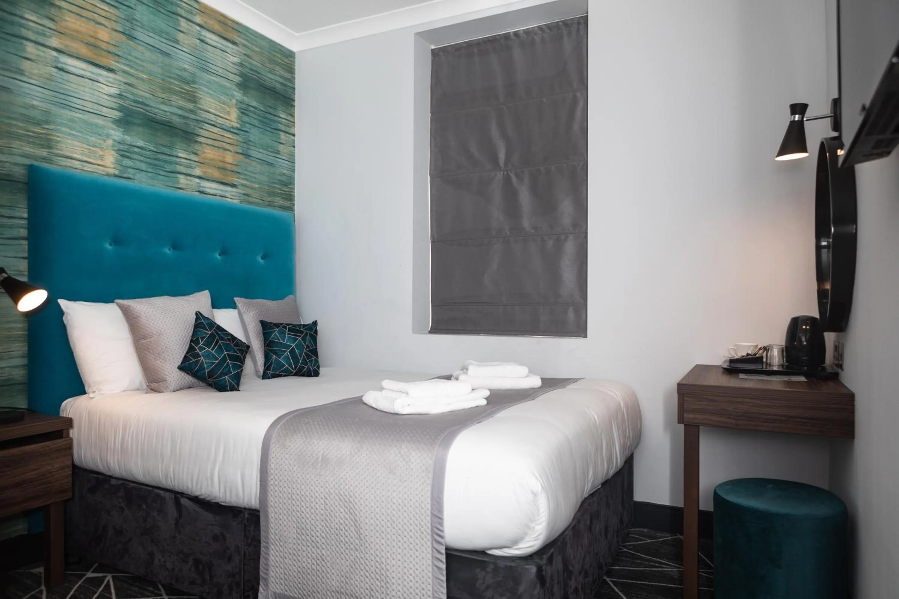 Bed in Paddington Park Hotel